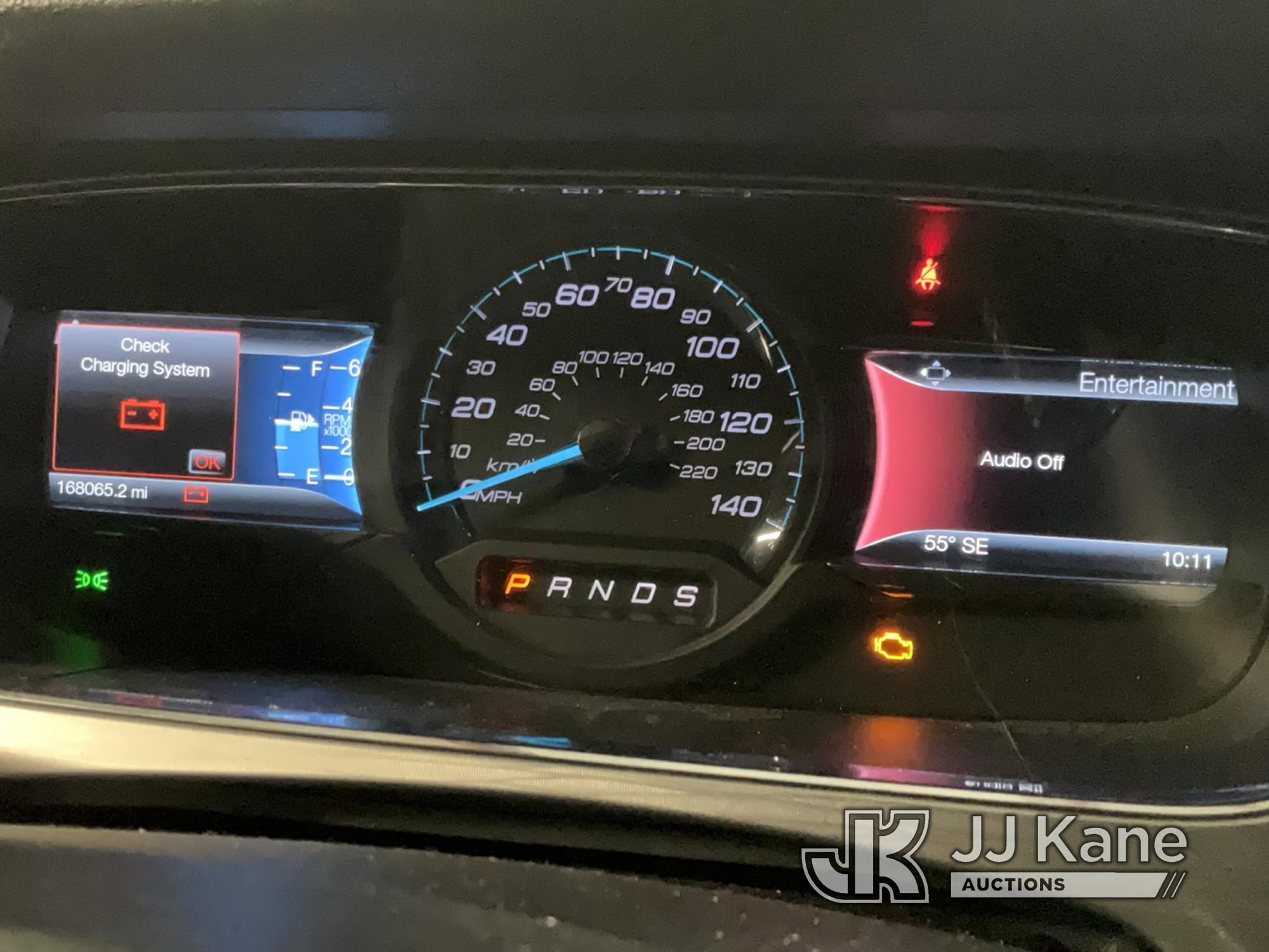 (Florence, SC) 2014 Ford Taurus 4-Door Sedan Runs & Moves) (Check Engine Light On, Check Charging Sy