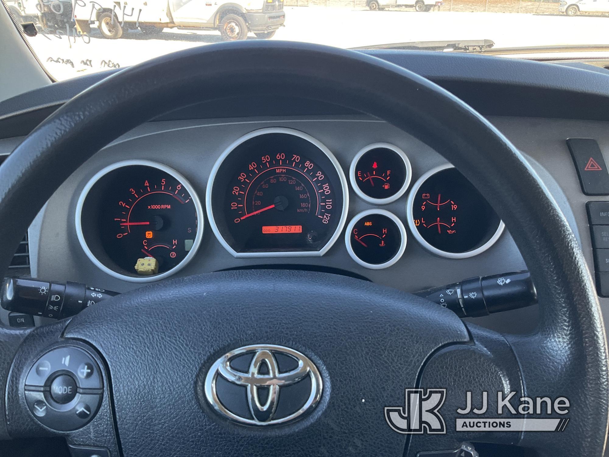 (Villa Rica, GA) 2012 Toyota Tundra 4x4 Crew-Cab Pickup Truck Runs & Moves) (Traction Control Light