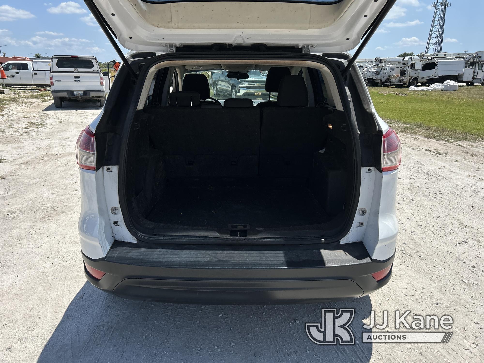 (Westlake, FL) 2016 Ford Escape 4x2 4-Door Sport Utility Vehicle Runs & Moves)( Per Seller: Bad ABS