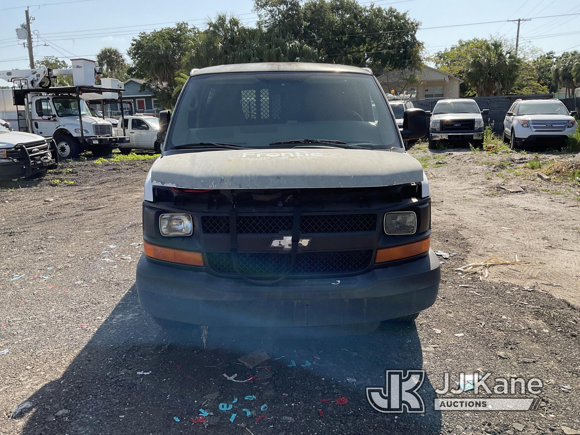 (Tampa, FL) 2005 Chevrolet Express G2500 Cargo Van Not Running & Condition Unknown