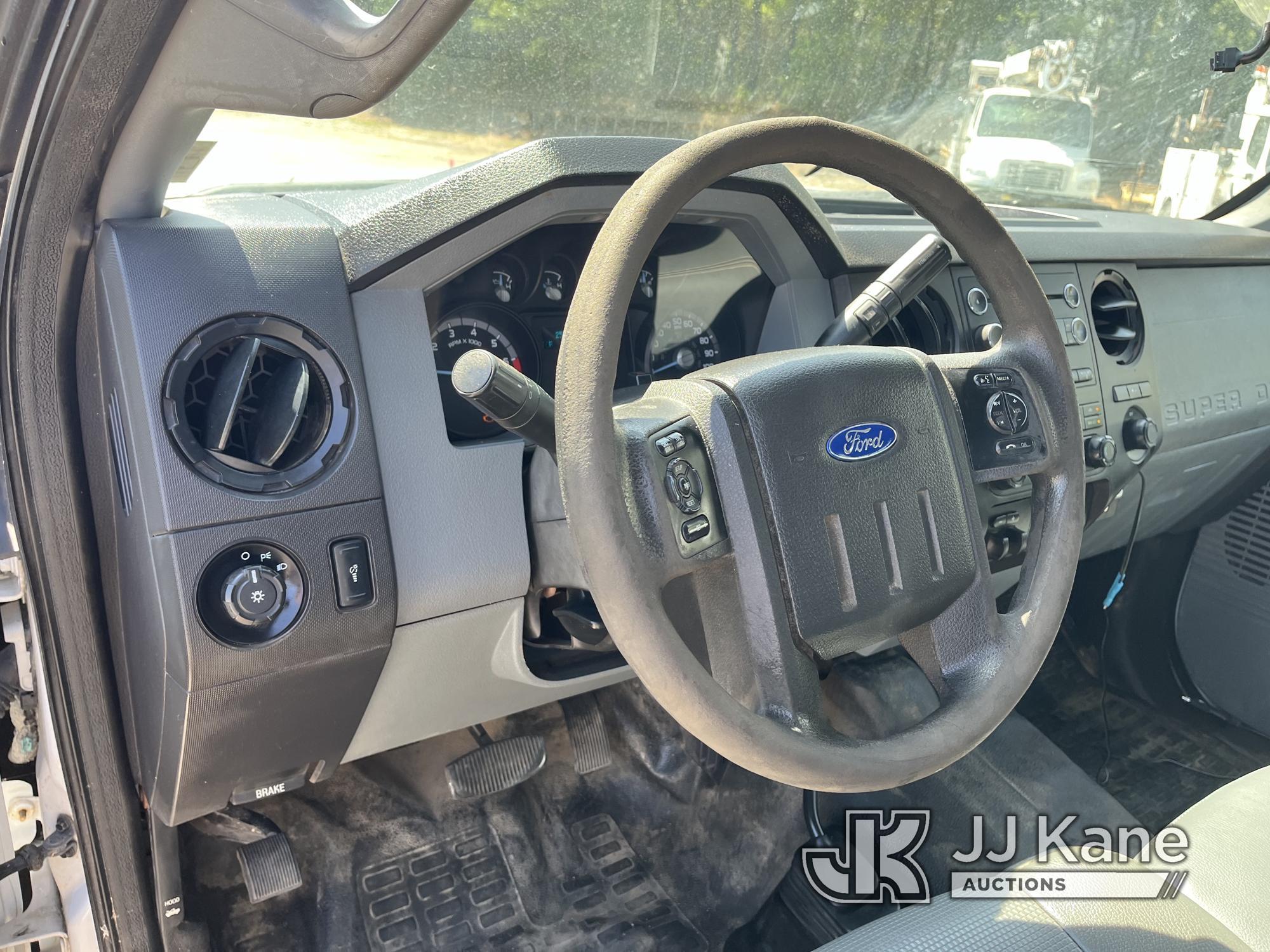 (Chester, VA) 2015 Ford F250 4x4 Crew-Cab Pickup Truck Runs & Moves) (Check Engine Light On) (Seller