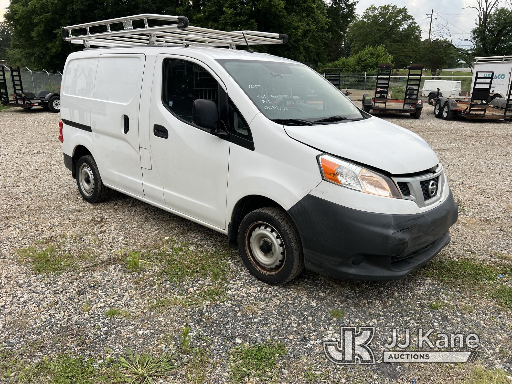 (Charlotte, NC) 2017 Nissan NV200 Mini Cargo Van Runs & Moves) (Body Damage