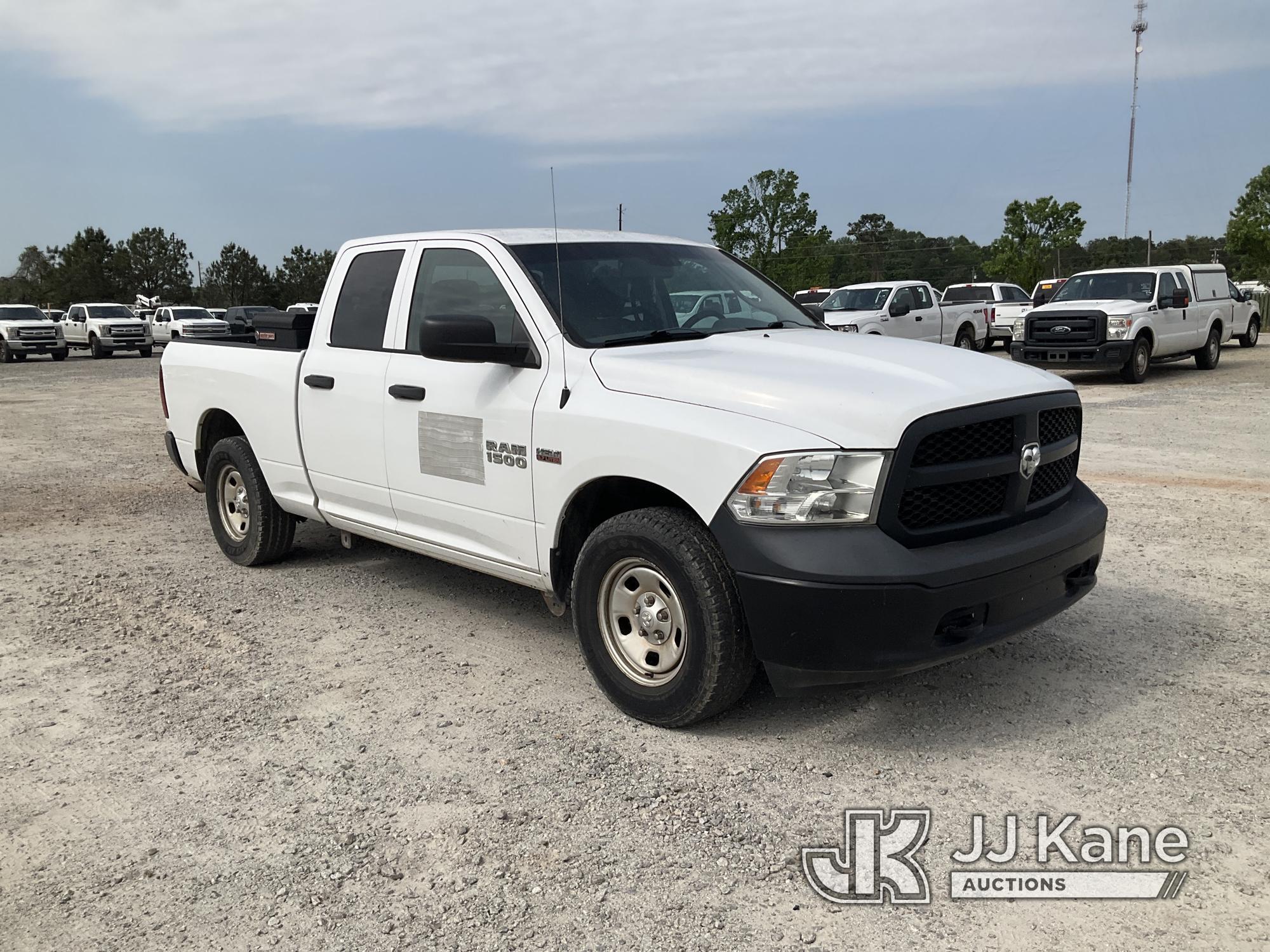 (Villa Rica, GA) 2015 RAM 1500 4x4 Extended-Cab Pickup Truck Runs & Moves) (Paint Damage