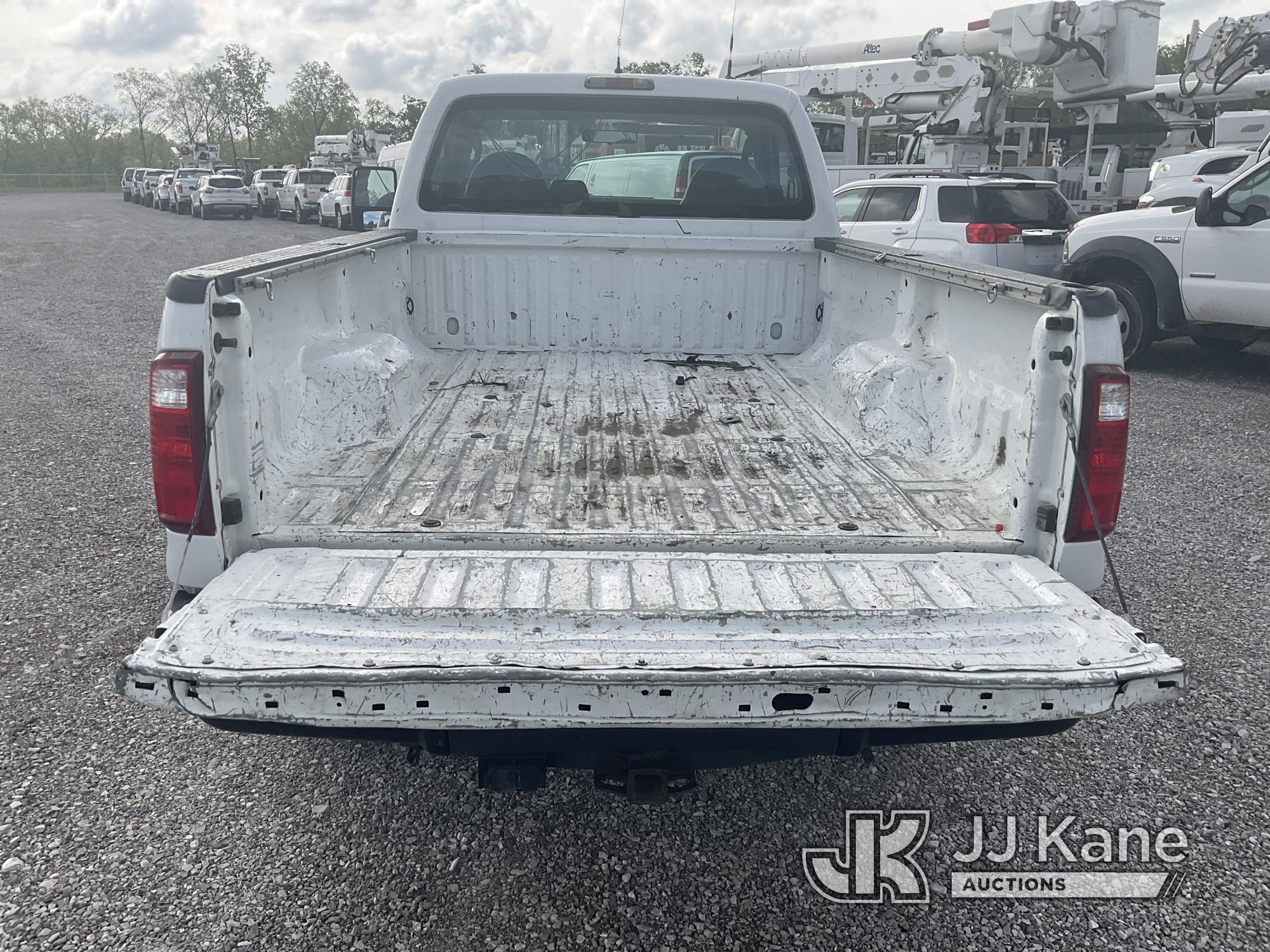 (Verona, KY) 2010 Ford F250 4x4 Pickup Truck Runs & Moves) (Body Damage) (Duke Unit