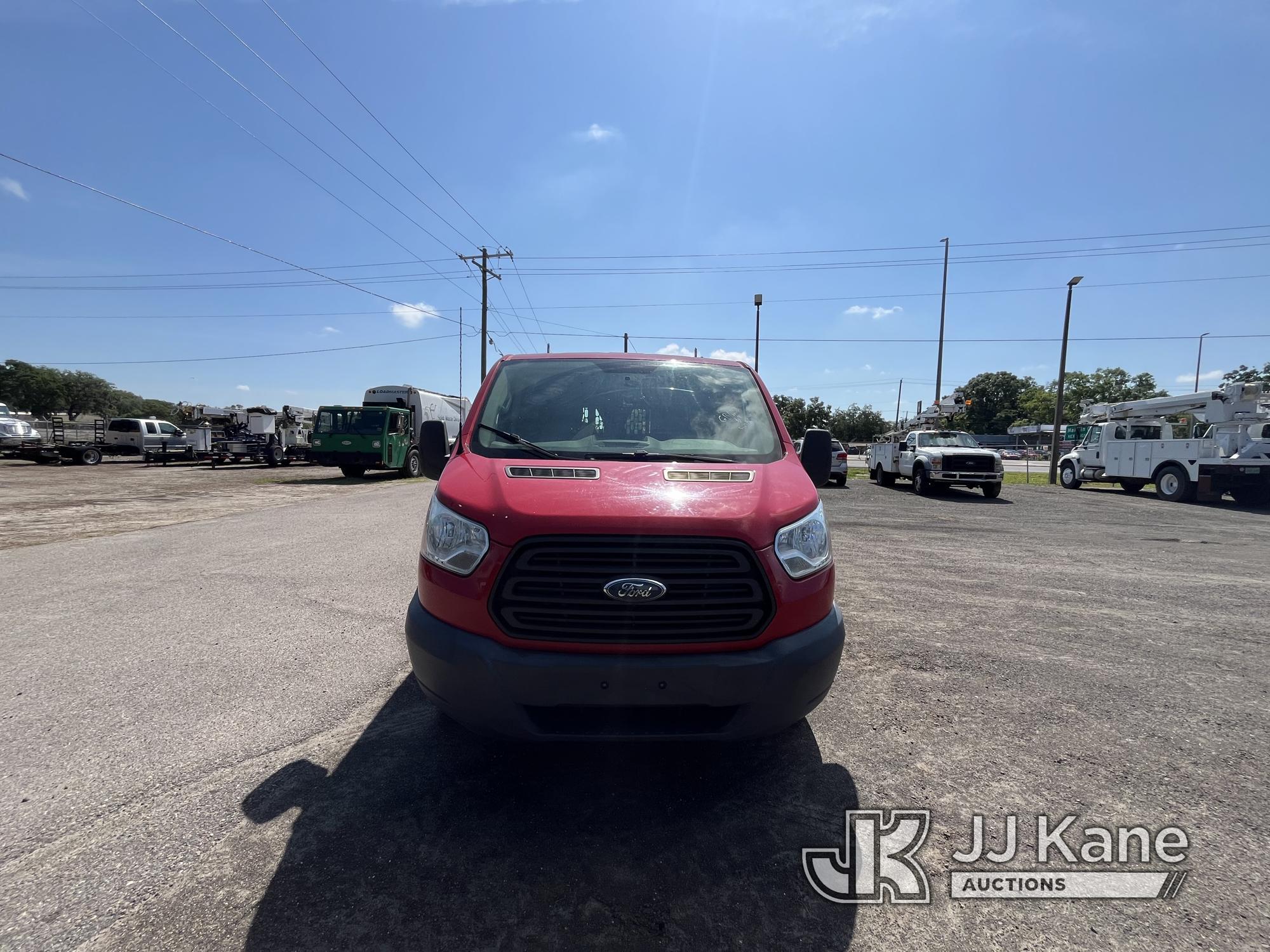 (Tampa, FL) 2015 Ford Transit Connect Cargo Van Runs & Moves) (Body Damage, Check Engine Light On