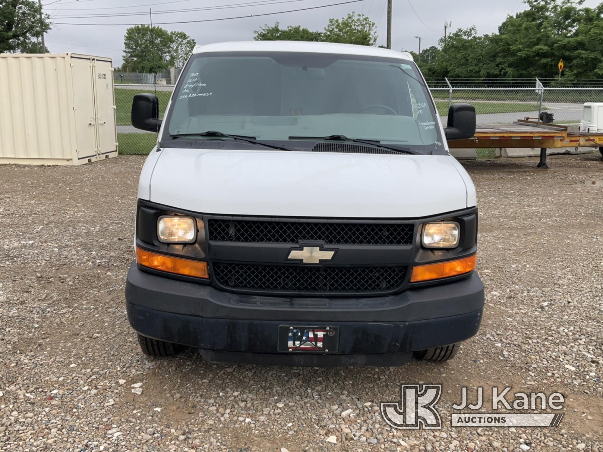 (Charlotte, NC) 2014 Chevrolet Express G2500 Cargo Van Runs & Moves) (Windshield Cracked, Paint Dama