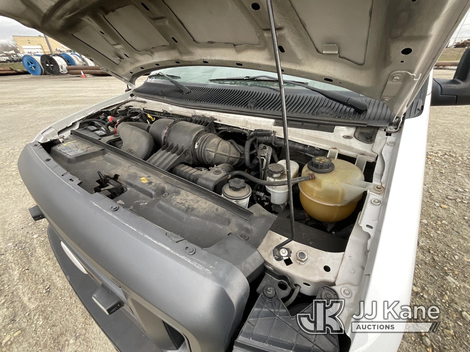 (Verona, KY) 2014 Ford E250 Cargo Van Runs & Moves) (Engine Noise, Body Damage