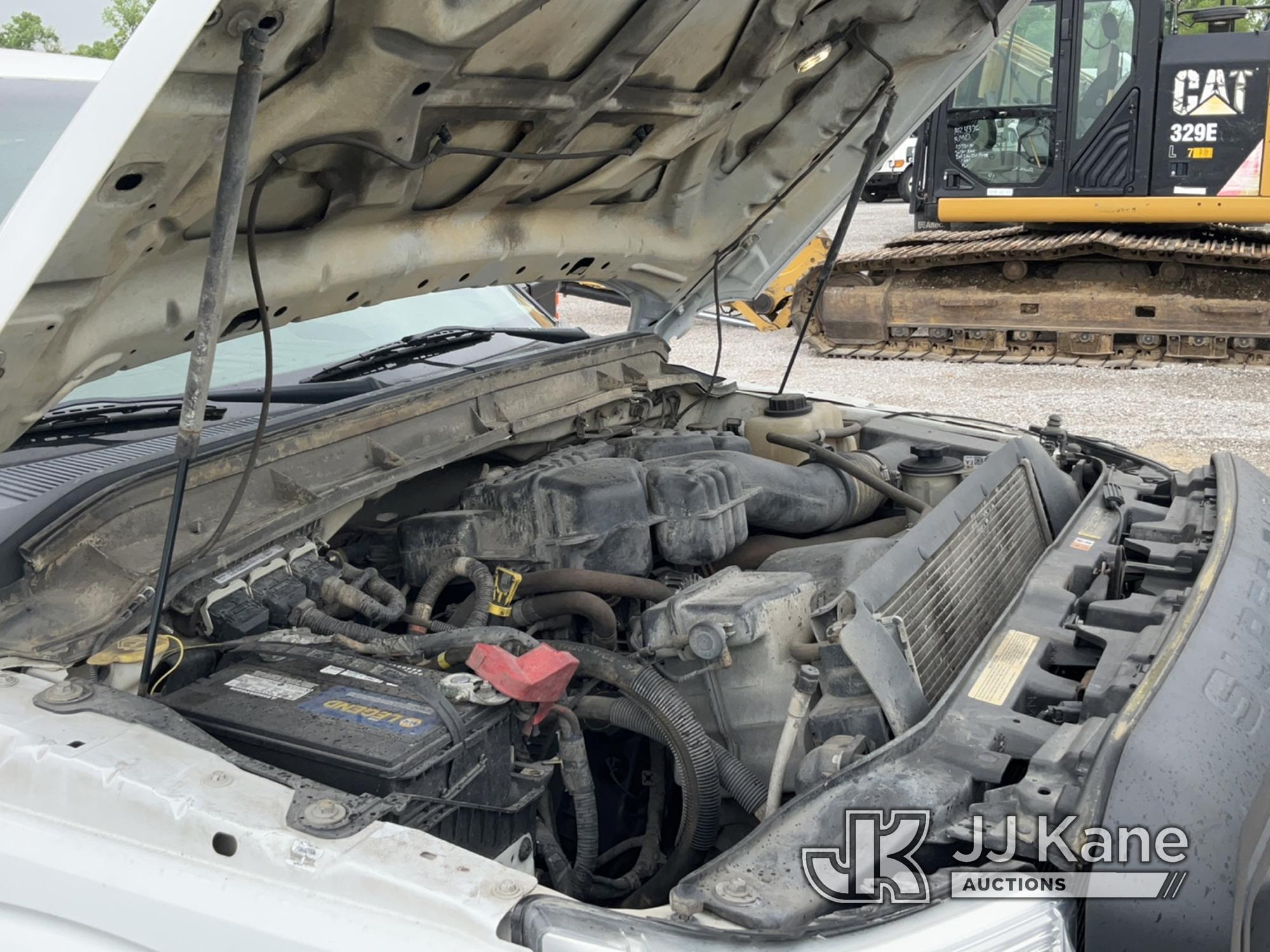 (Verona, KY) 2015 Ford F250 4x4 Extended-Cab Pickup Truck Runs & Moves) (Body Damage