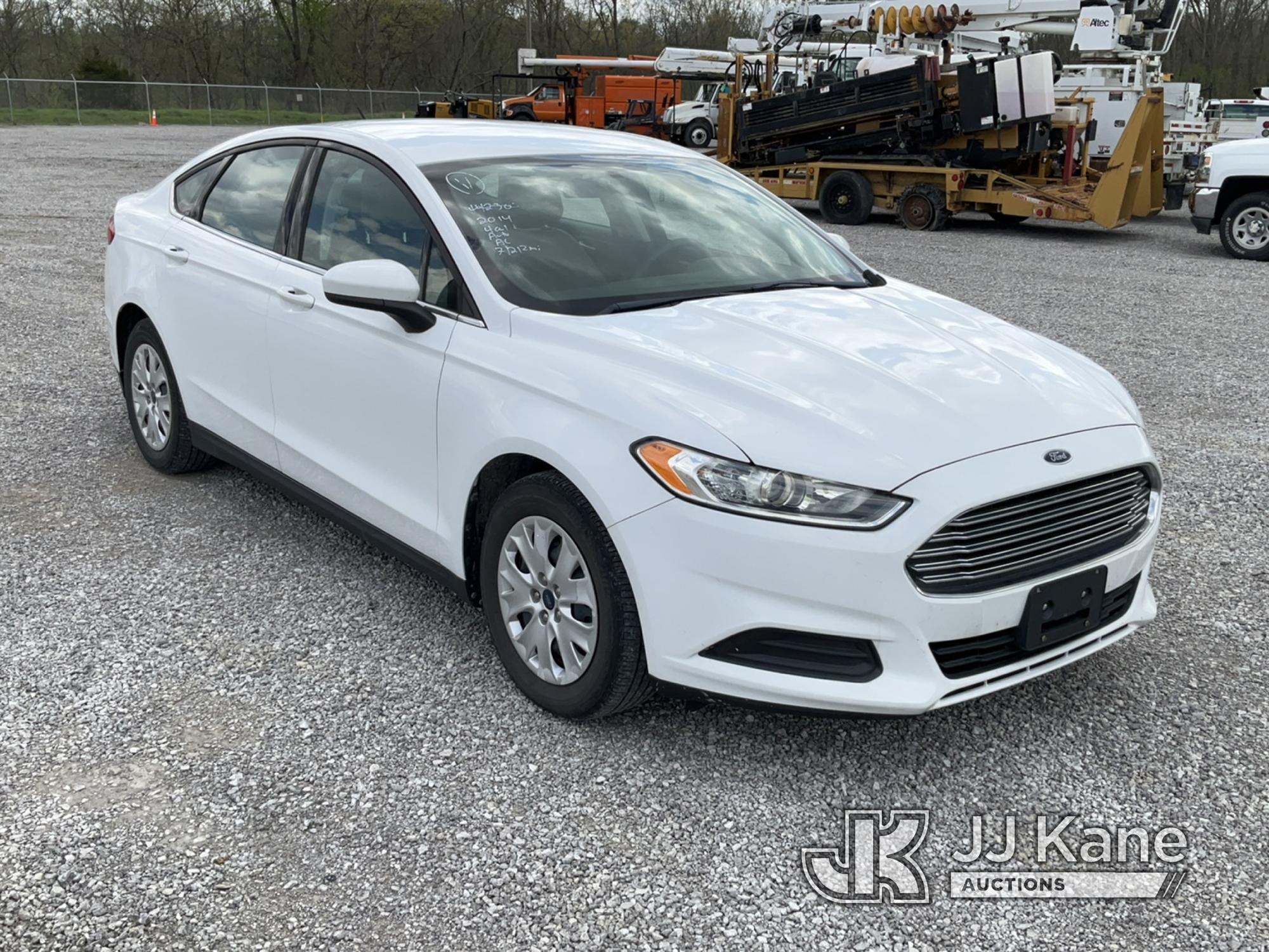 (Verona, KY) 2014 Ford Fusion 4-Door Sedan Runs & Moves) (Duke Unit