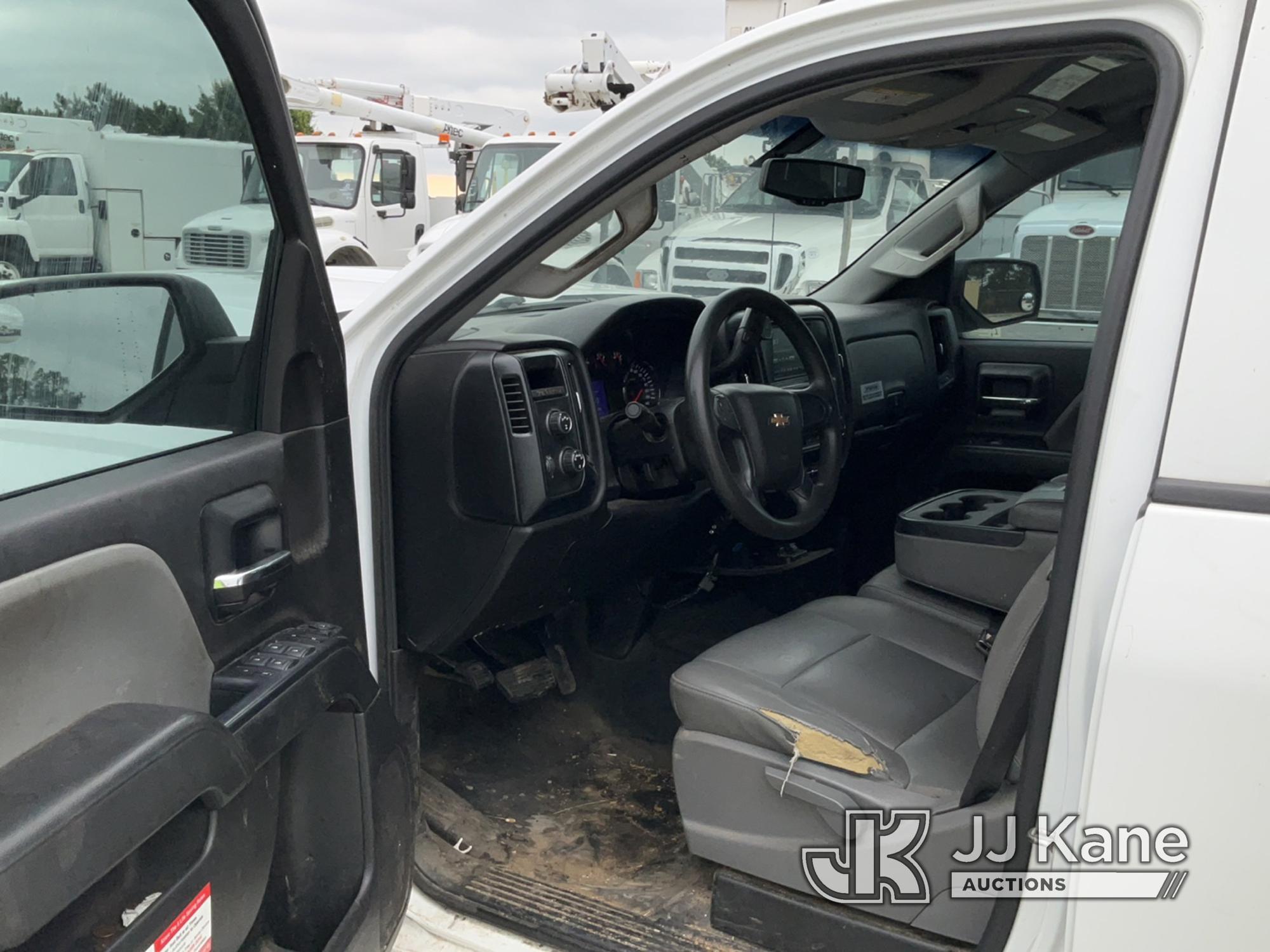 (Villa Rica, GA) 2018 Chevrolet Silverado 2500HD 4x4 Crew-Cab Pickup Truck Runs With Jump Pack & Mov