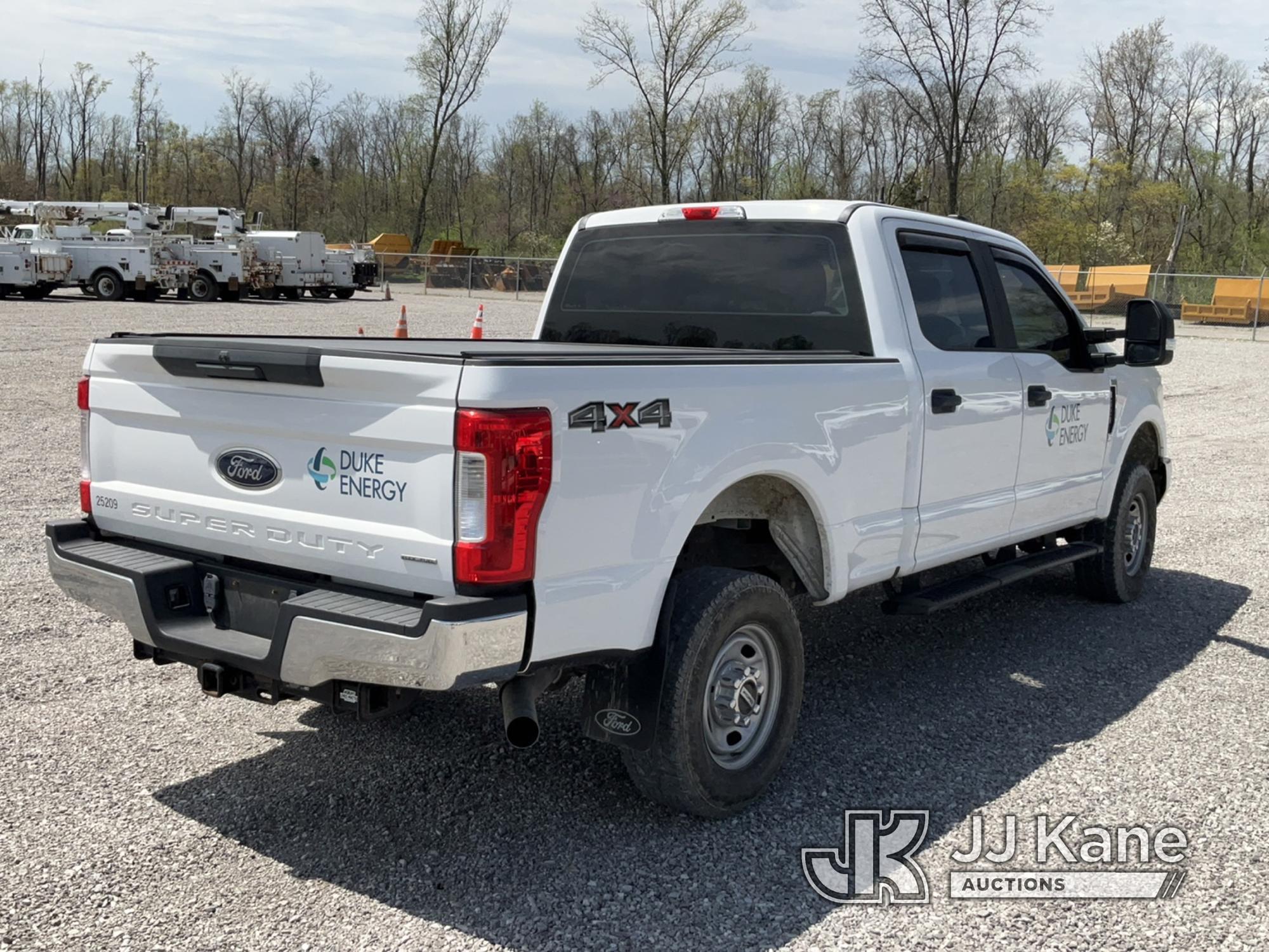 (Verona, KY) 2017 Ford F250 4x4 Crew-Cab Pickup Truck Runs & Moves) (Center Console Removed) (Duke U