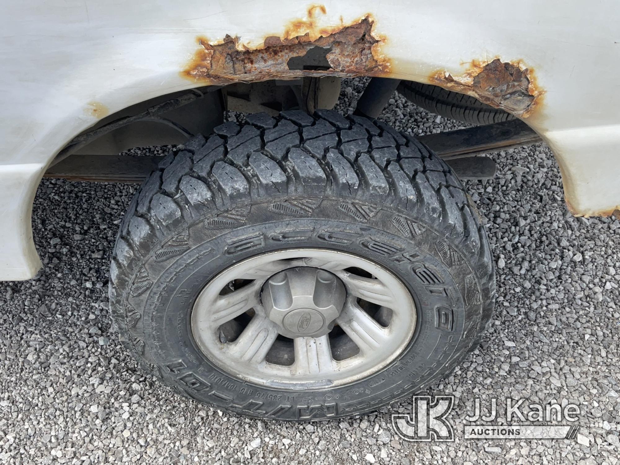 (Verona, KY) 2009 Ford Ranger 4x4 Extended-Cab Pickup Truck Runs & Moves) (Rust Damage, Cracked Wind