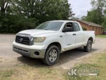 (Graysville, AL) 2008 Toyota Tundra 4x4 Crew-Cab Pickup Truck Runs & Moves) (Jump To Start,  Cracked