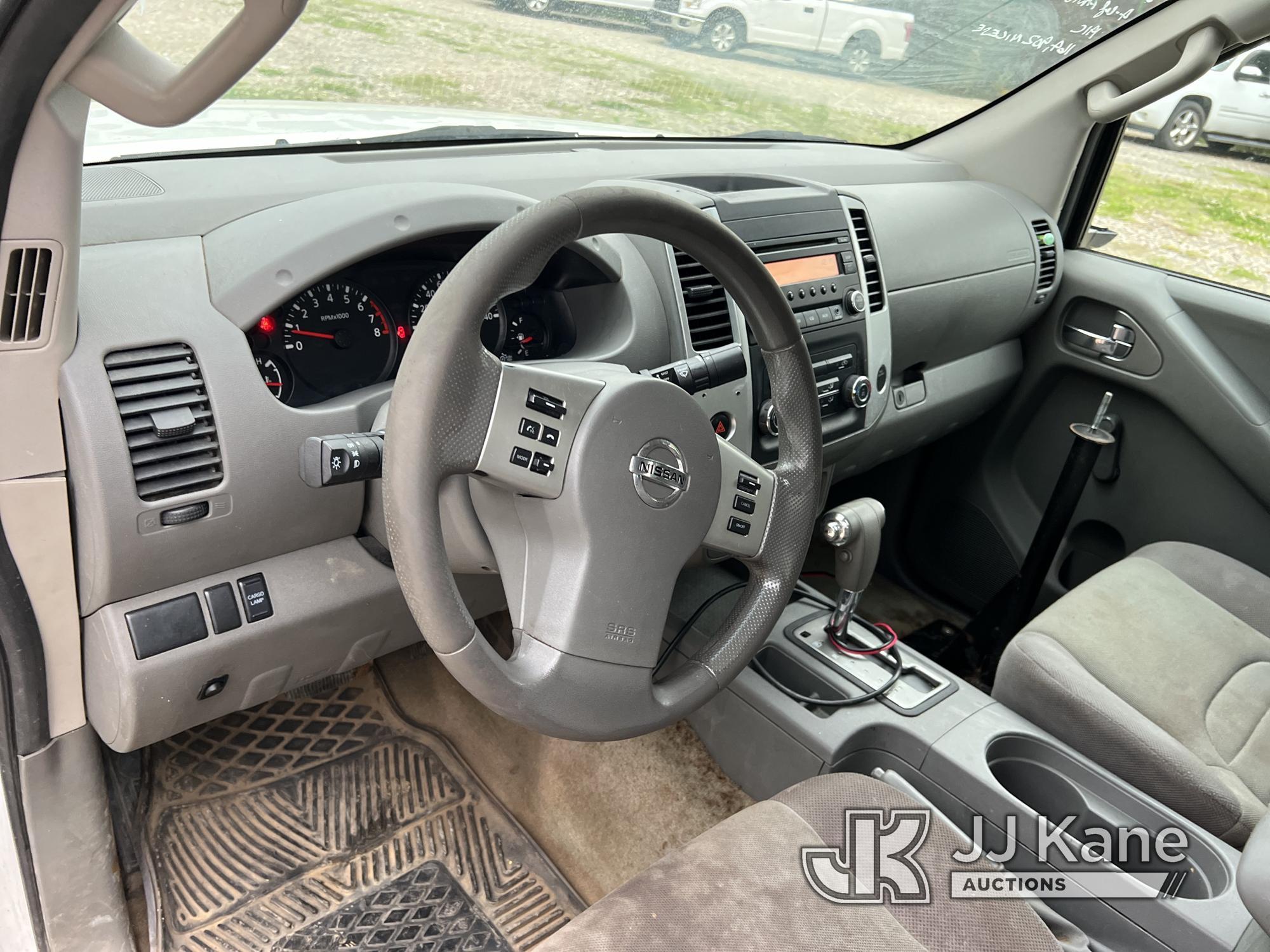 (Charlotte, NC) 2014 Nissan Frontier Extended-Cab Pickup Truck Runs & Moves) (Jump To Start, Tractio