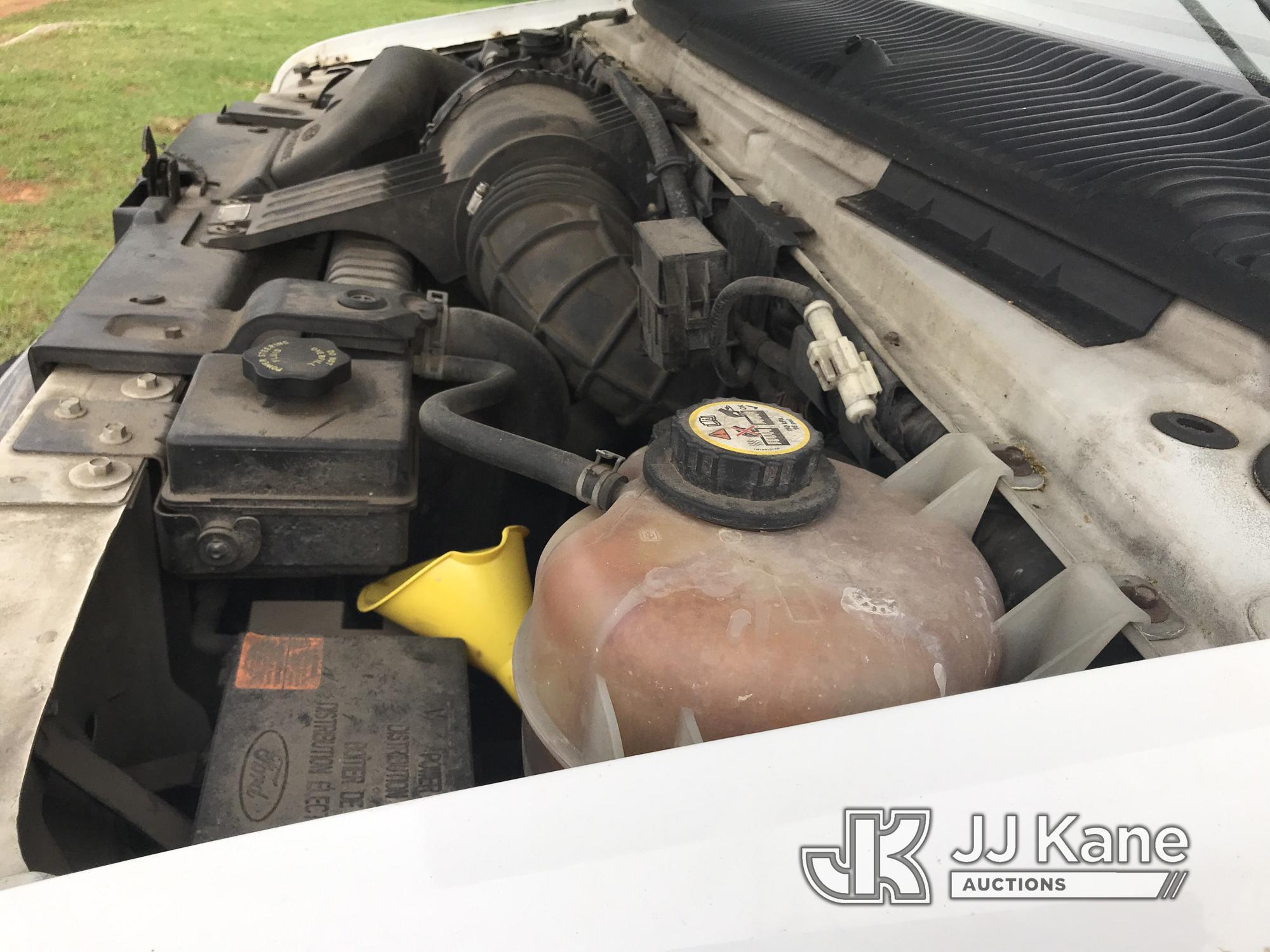 (Kodak, TN) 2004 Ford E350 Passenger Van Runs & Moves) (