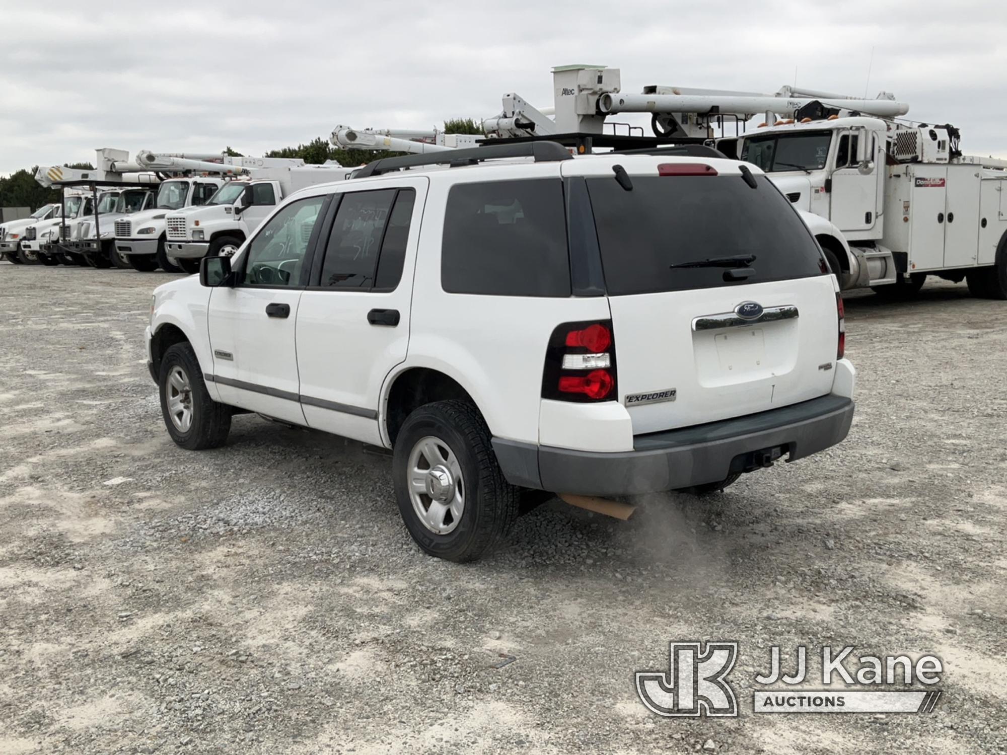 (Villa Rica, GA) 2006 Ford Explorer 4x4 4-Door Sport Utility Vehicle Runs & Moves) (Exhaust Smokes,