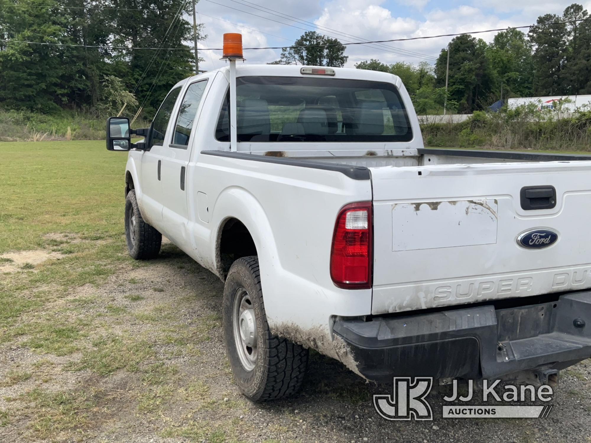 (Florence, SC) 2016 Ford F250 4x4 Crew-Cab Pickup Truck Runs & Moves) (Power Steering is Non Operati