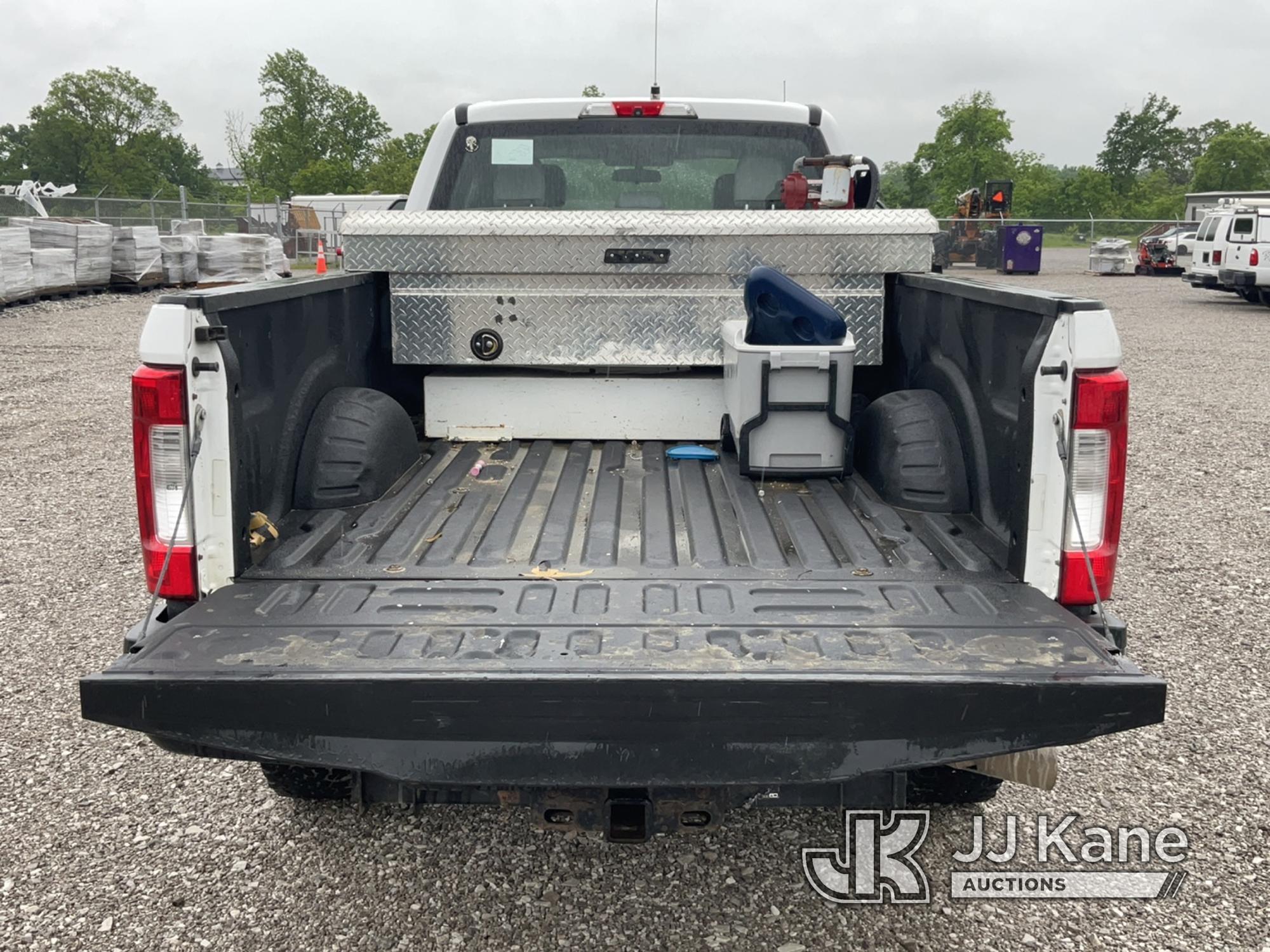 (Verona, KY) 2018 Ford F250 4x4 Crew-Cab Pickup Truck Runs & Moves) (Check Engine Light On, Exhaust