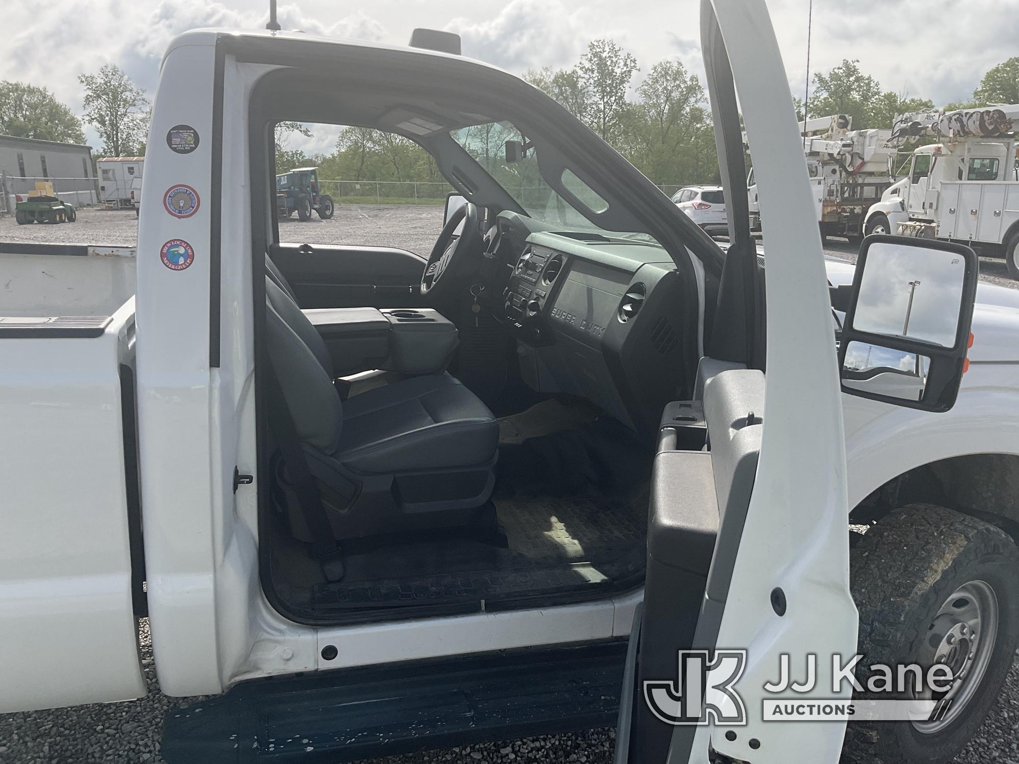 (Verona, KY) 2016 Ford F350 4x4 Pickup Truck Runs & Moves) (Duke Unit