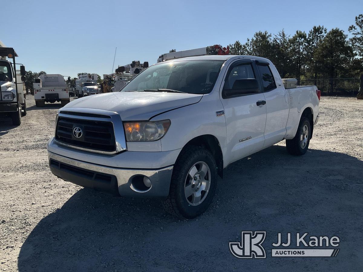 (Villa Rica, GA) 2012 Toyota Tundra 4x4 Crew-Cab Pickup Truck Runs & Moves) (Traction Control Light