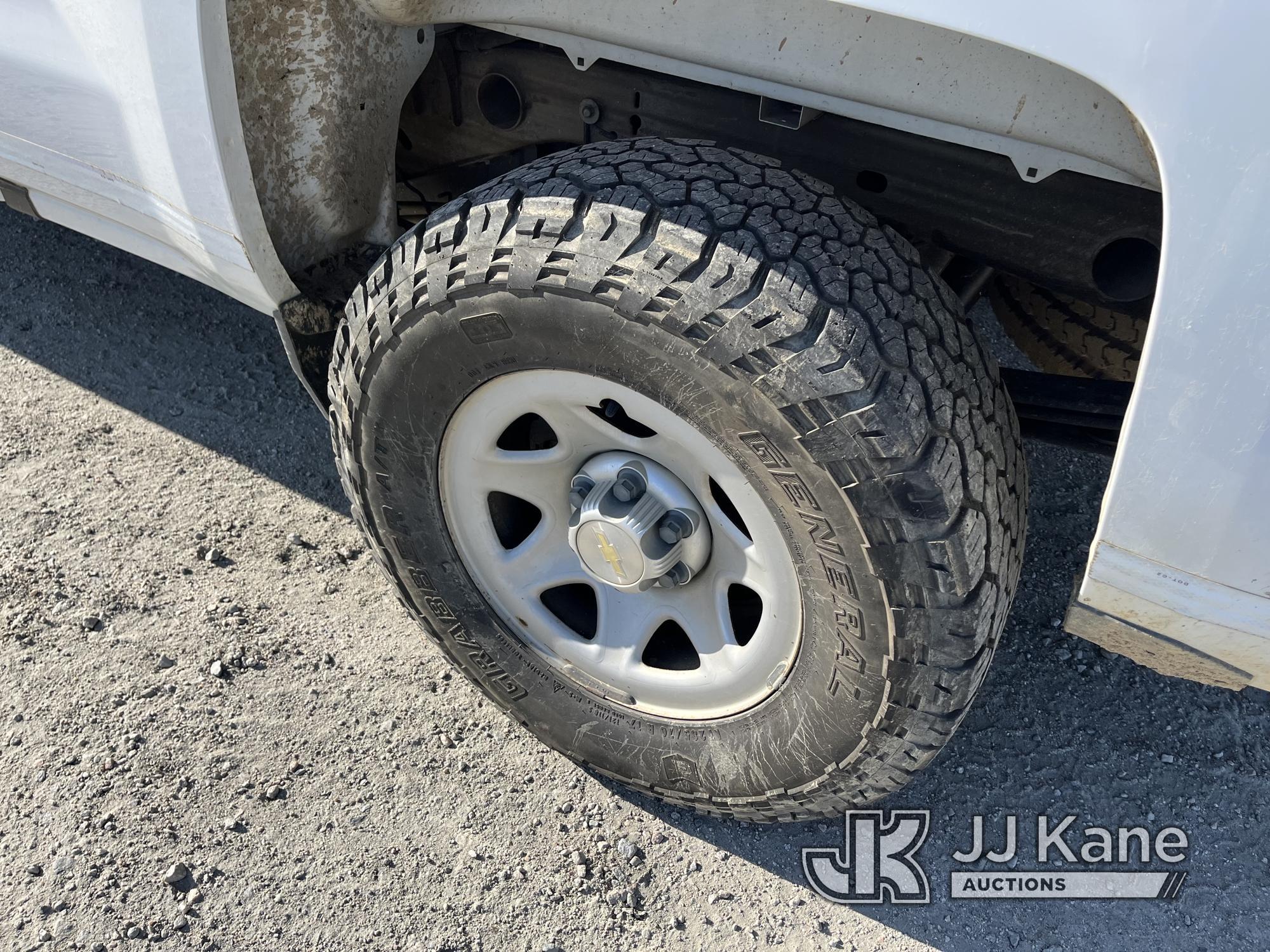 (Chester, VA) 2017 Chevrolet Silverado 1500 4x4 Extended-Cab Pickup Truck Runs & Moves