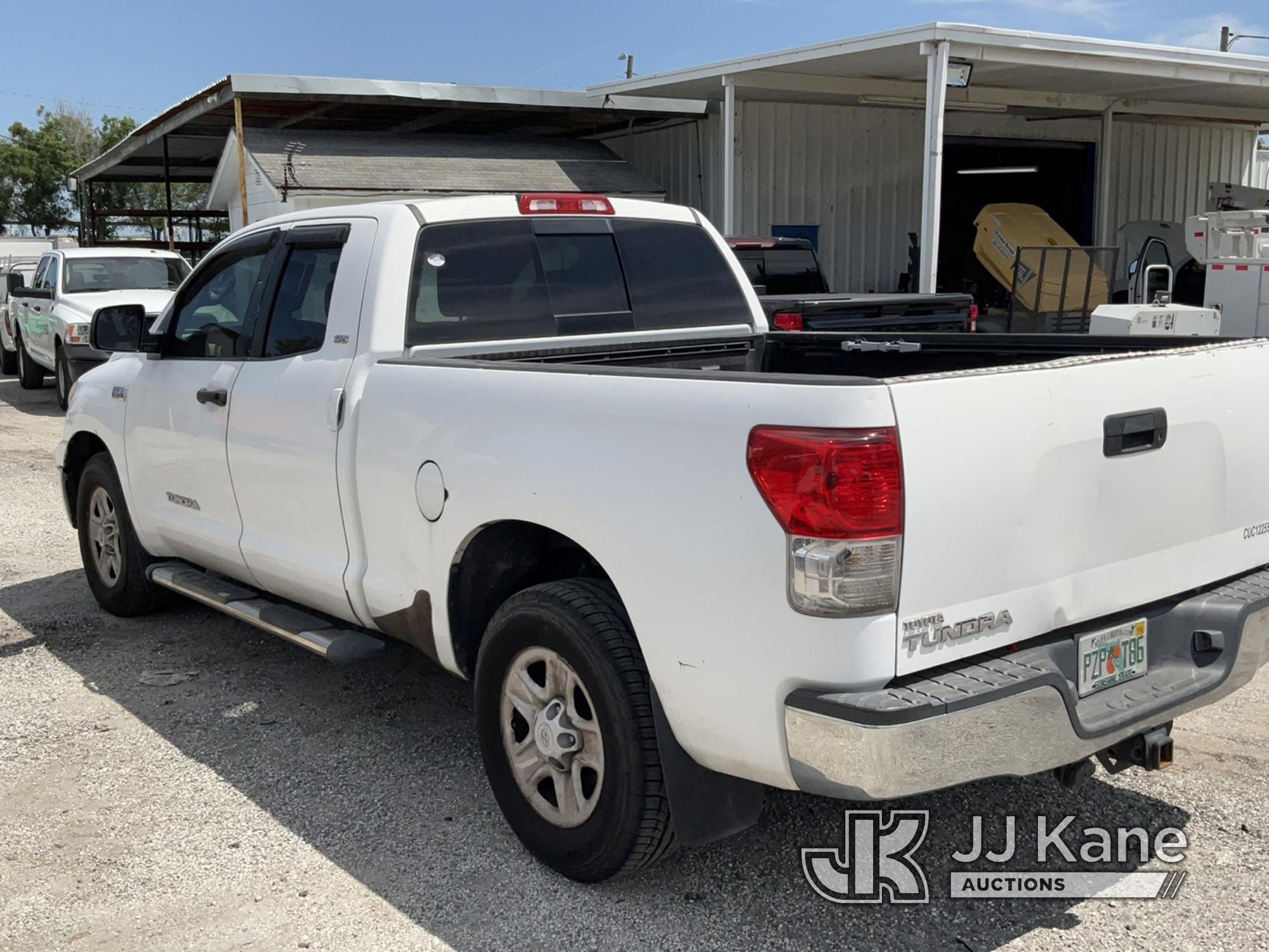 (Clearwater, FL) 2011 Toyota Tundra Pickup Truck Runs & Moves