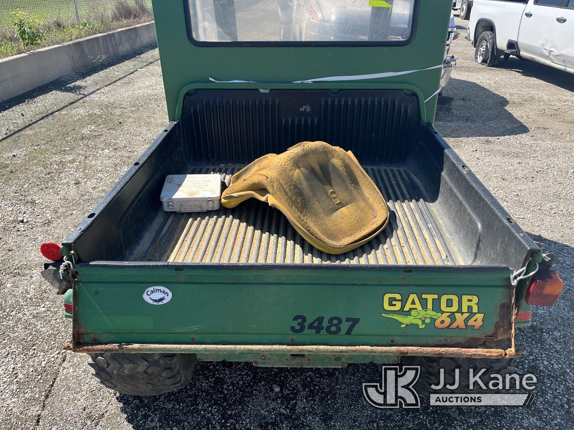 (Chester, VA) 1998 John Deere Gator T/A Utility Vehicle Not Running, Broken Battery Terminal) (Opera