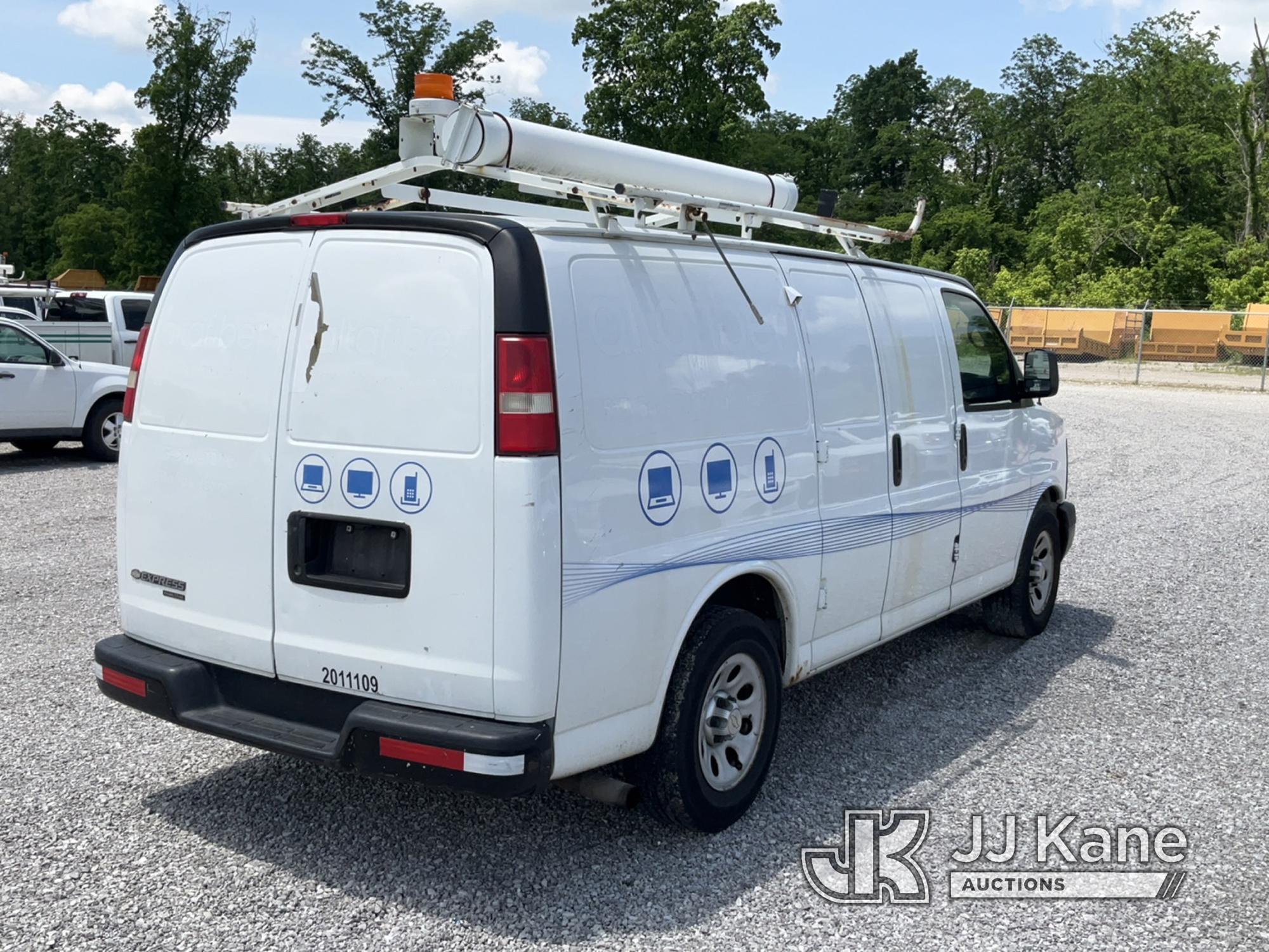 (Verona, KY) 2011 Chevrolet Express G1500 Cargo Van Runs & Moves) (Paint Damage, ABS Light On