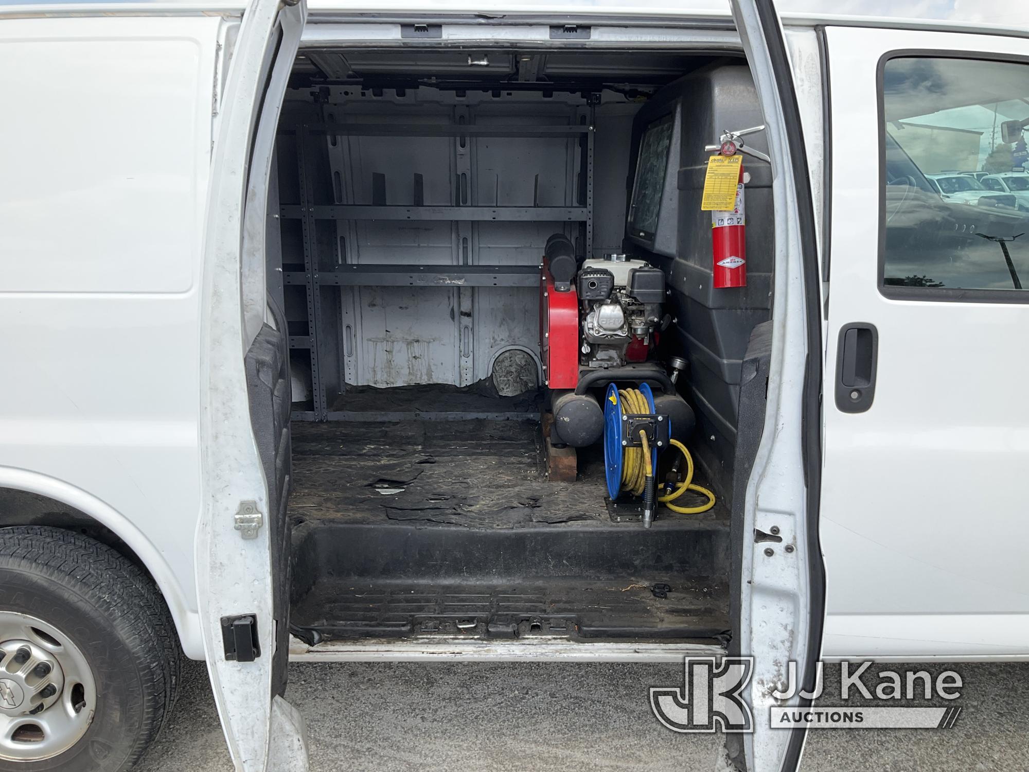 (Villa Rica, GA) 2018 Chevrolet Express G2500 Cargo Van Runs & Moves) (Air Compressor Condition Unkn