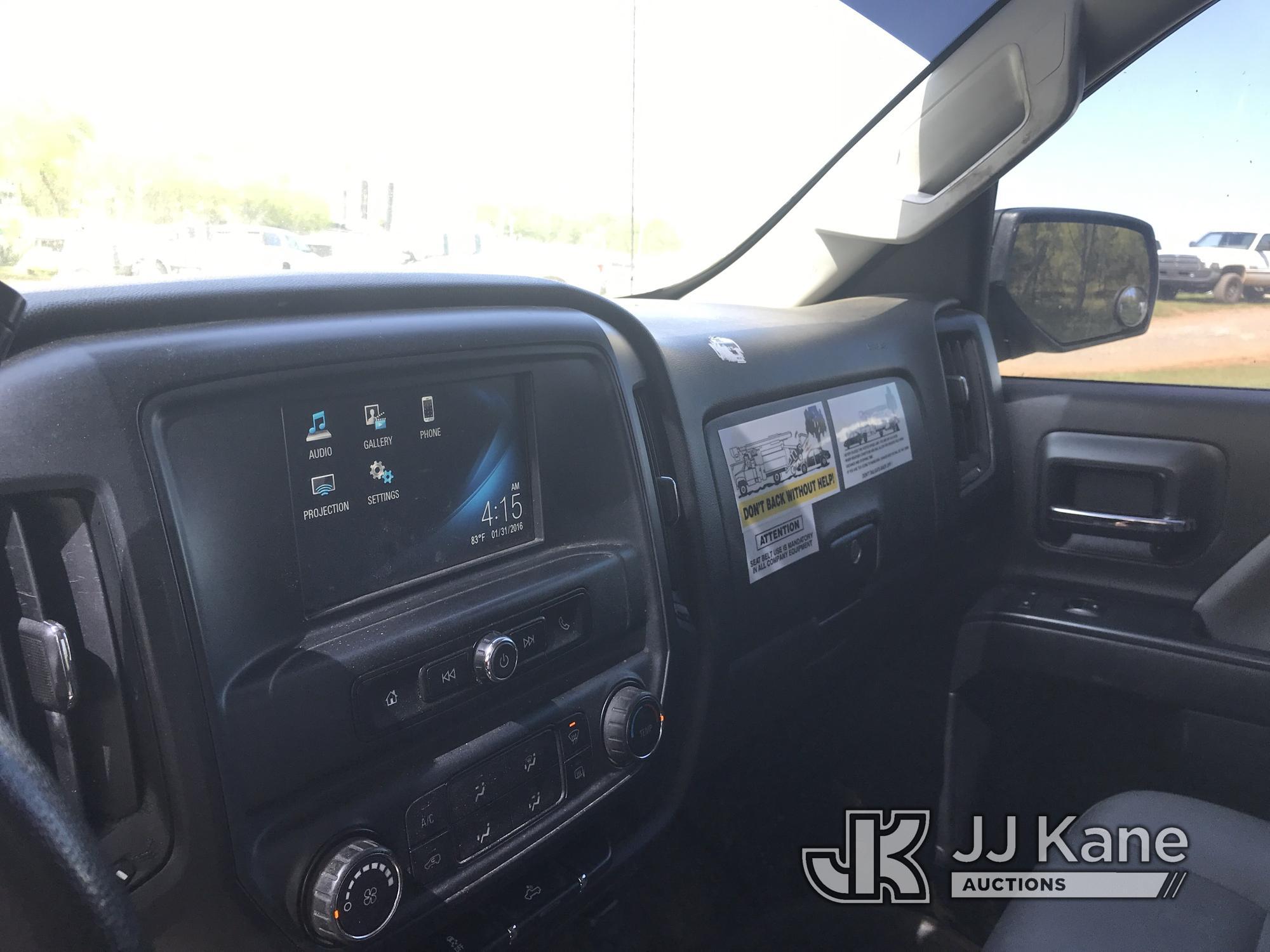 (Kodak, TN) 2016 Chevrolet Silverado 1500 Extended-Cab Pickup Truck Runs & Does Not Move) (Jump To S