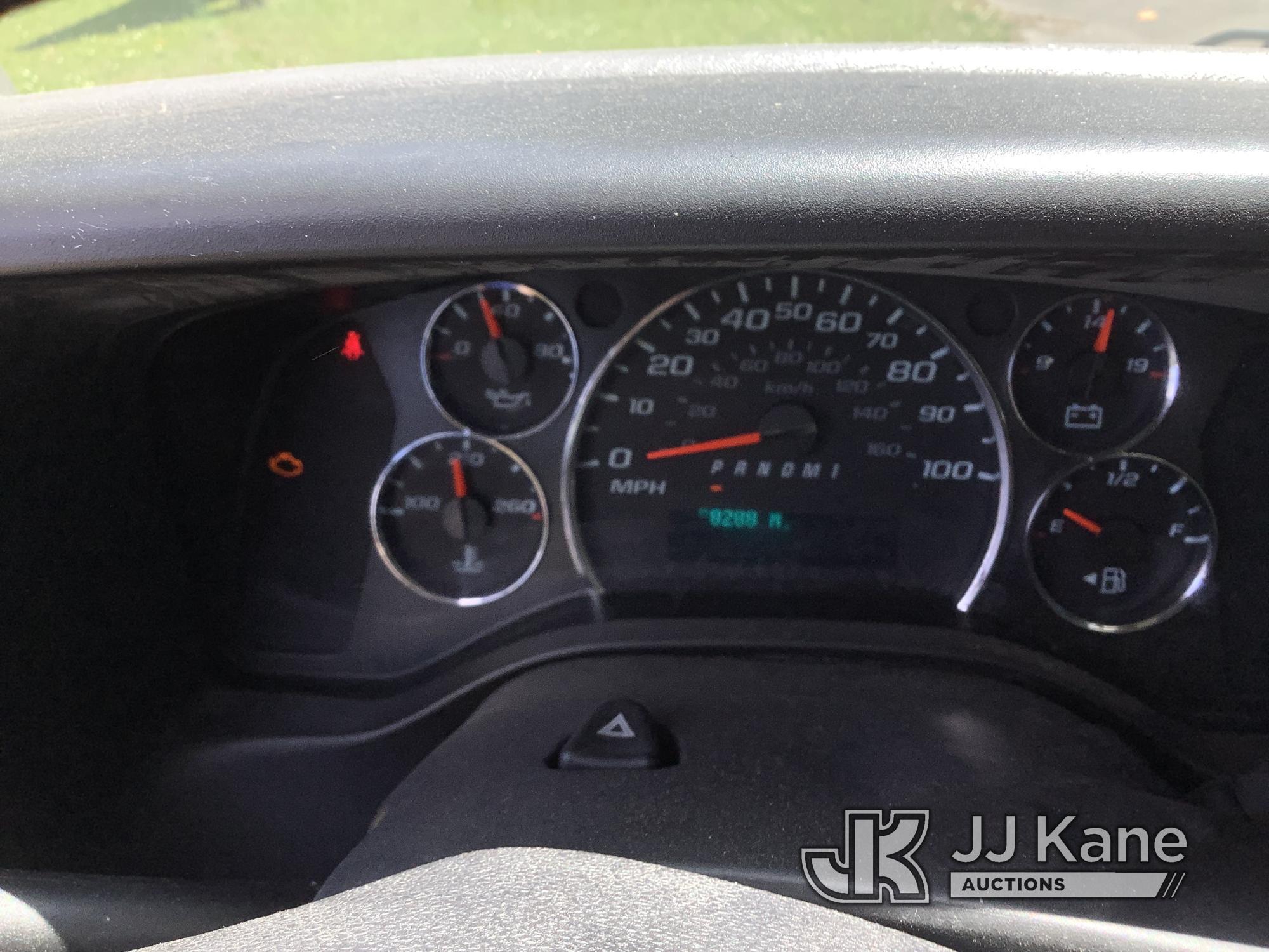 (Graysville, AL) 2018 Chevrolet Express G2500 Cargo Van Runs & Moves) (Check Engine Light On, Minor