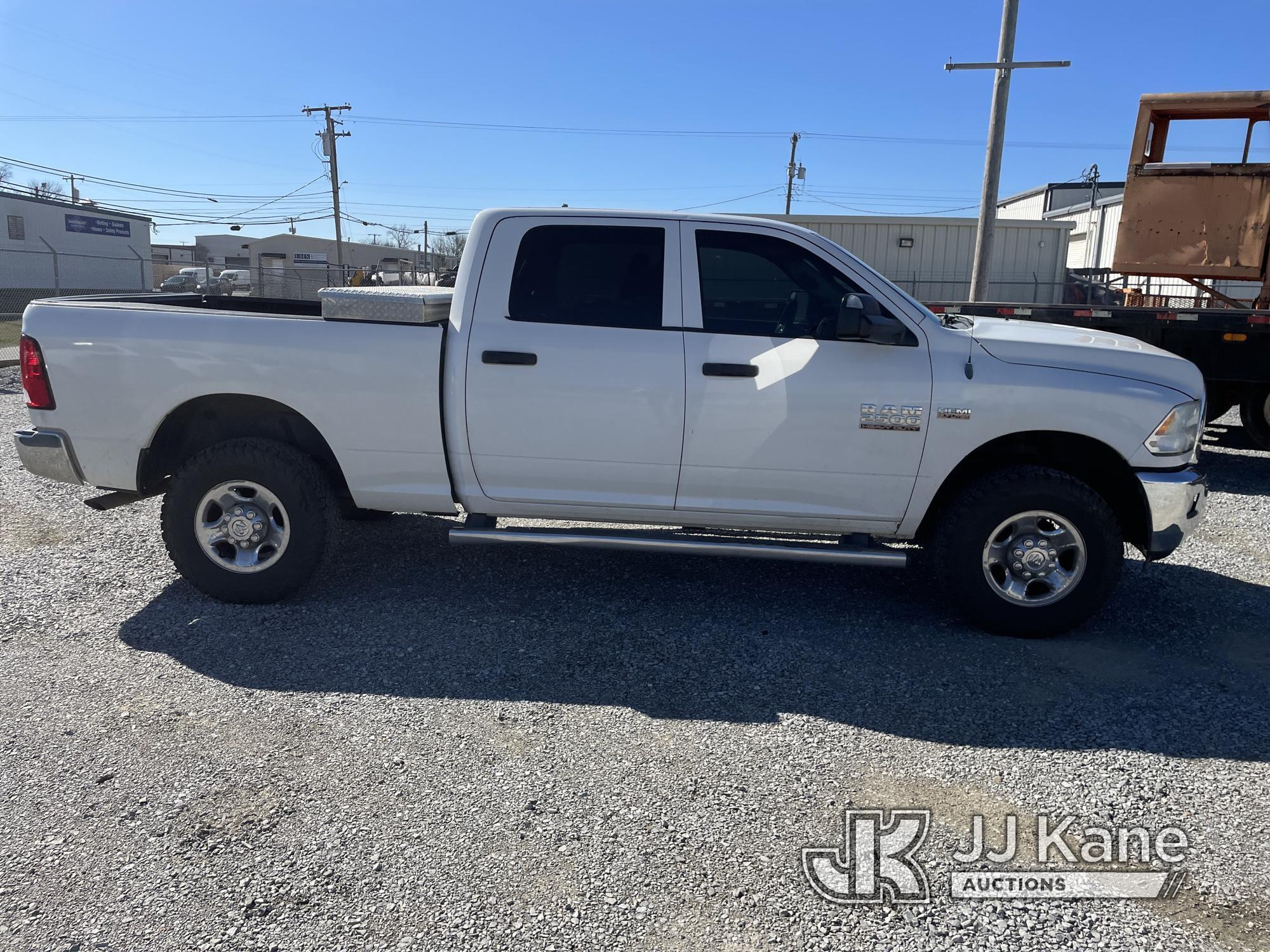 (Chattanooga, TN) 2013 RAM 2500 4x4 Crew-Cab Pickup Truck Runs & Moves