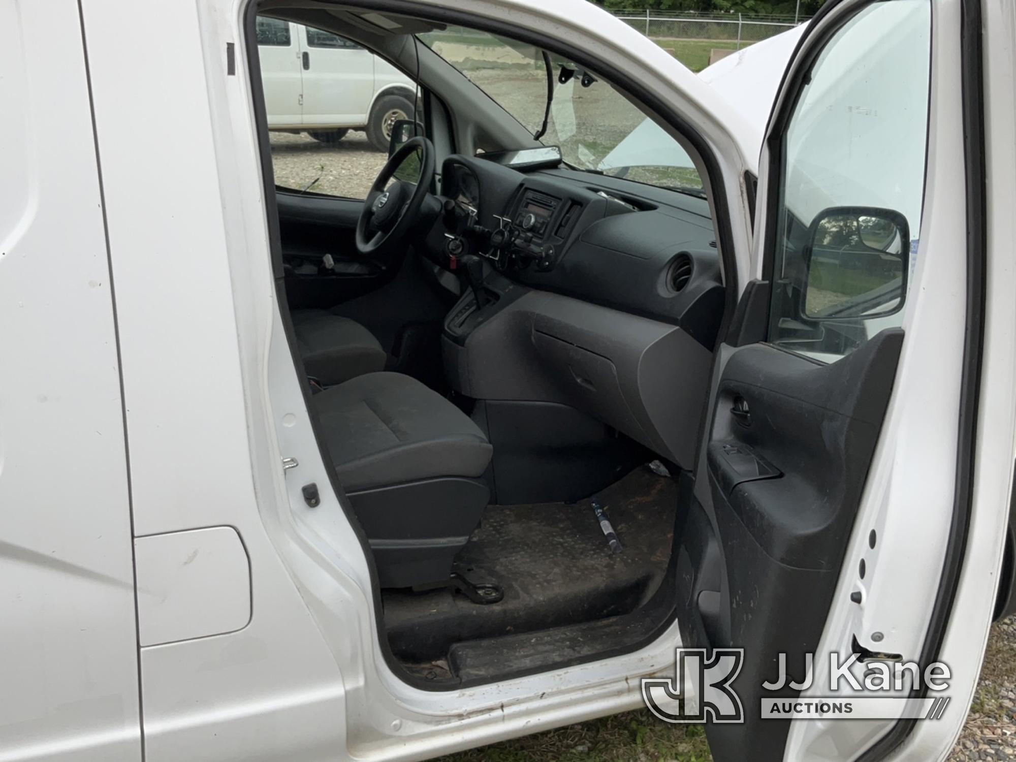 (Charlotte, NC) 2017 Nissan NVR200 Mini Cargo Van Runs & Moves) (Driver Door Nonoperational, Jump To