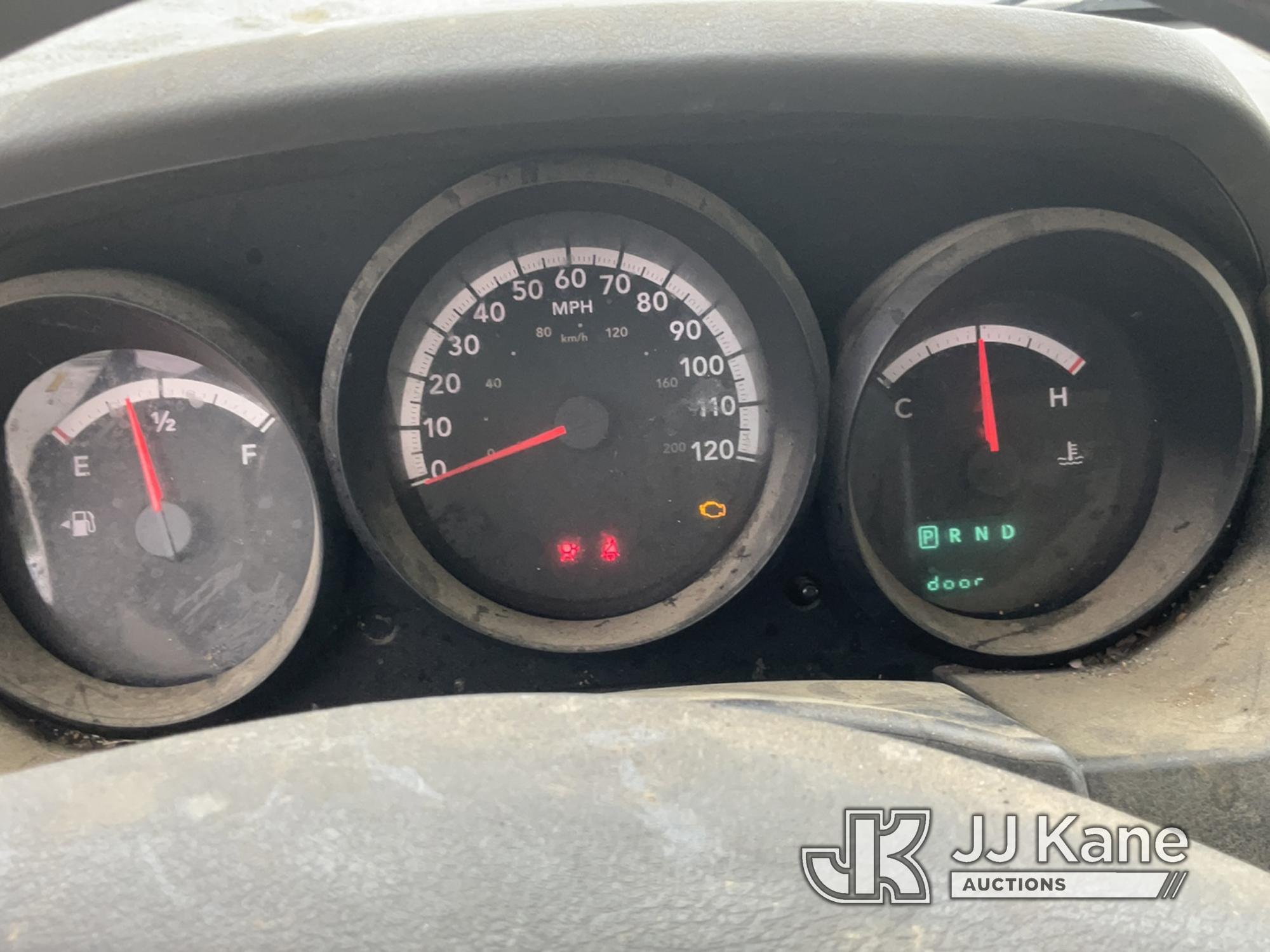 (Verona, KY) 2010 Dodge Grand Caravan Van Runs & Moves) (Rust Damage, Exhaust Leak, Shifter Knob Mis