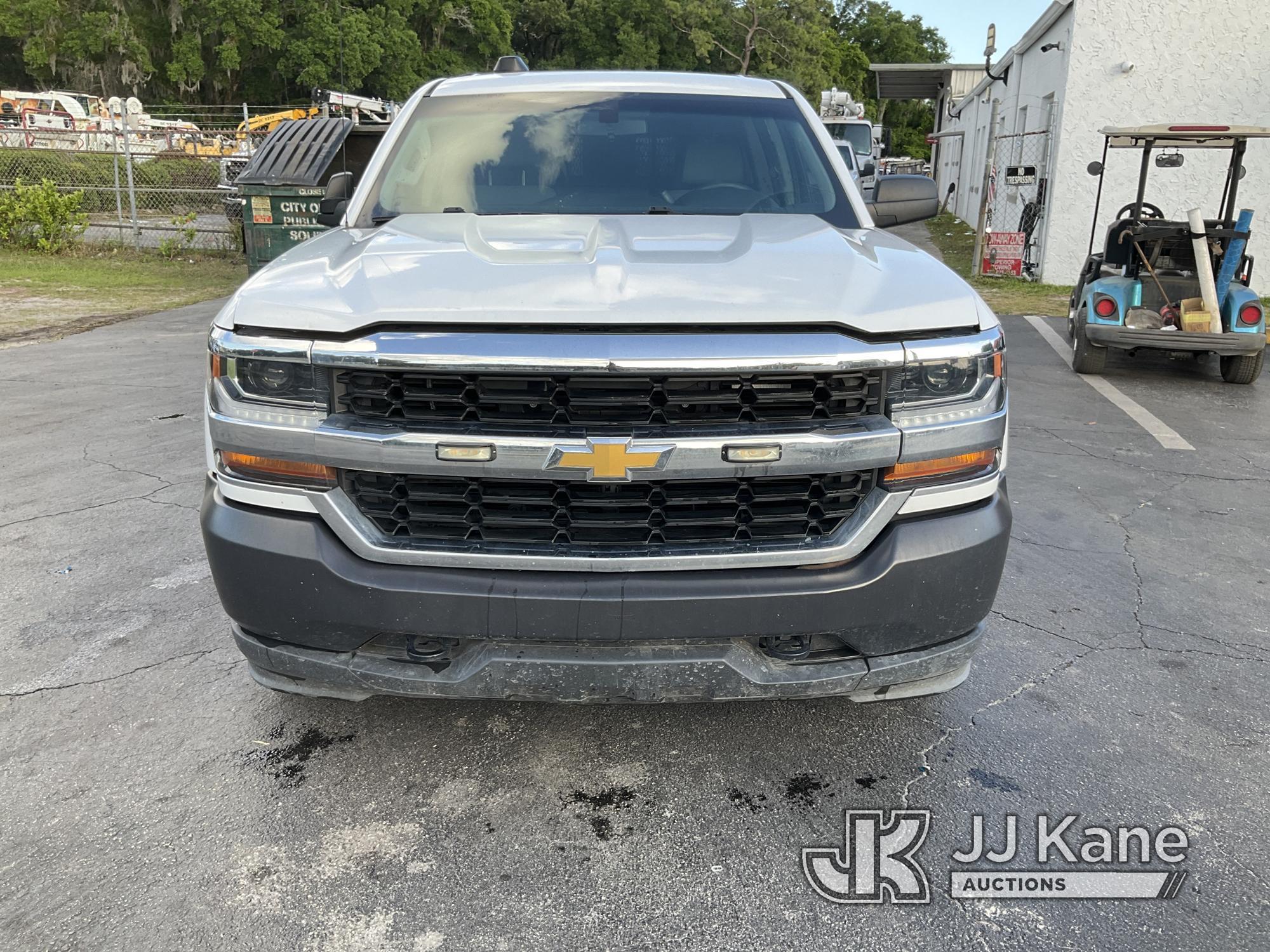 (Ocala, FL) 2019 Chevrolet Silverado 1500 4x4 Extended-Cab Pickup Truck Duke Unit) (Runs & Moves) (E