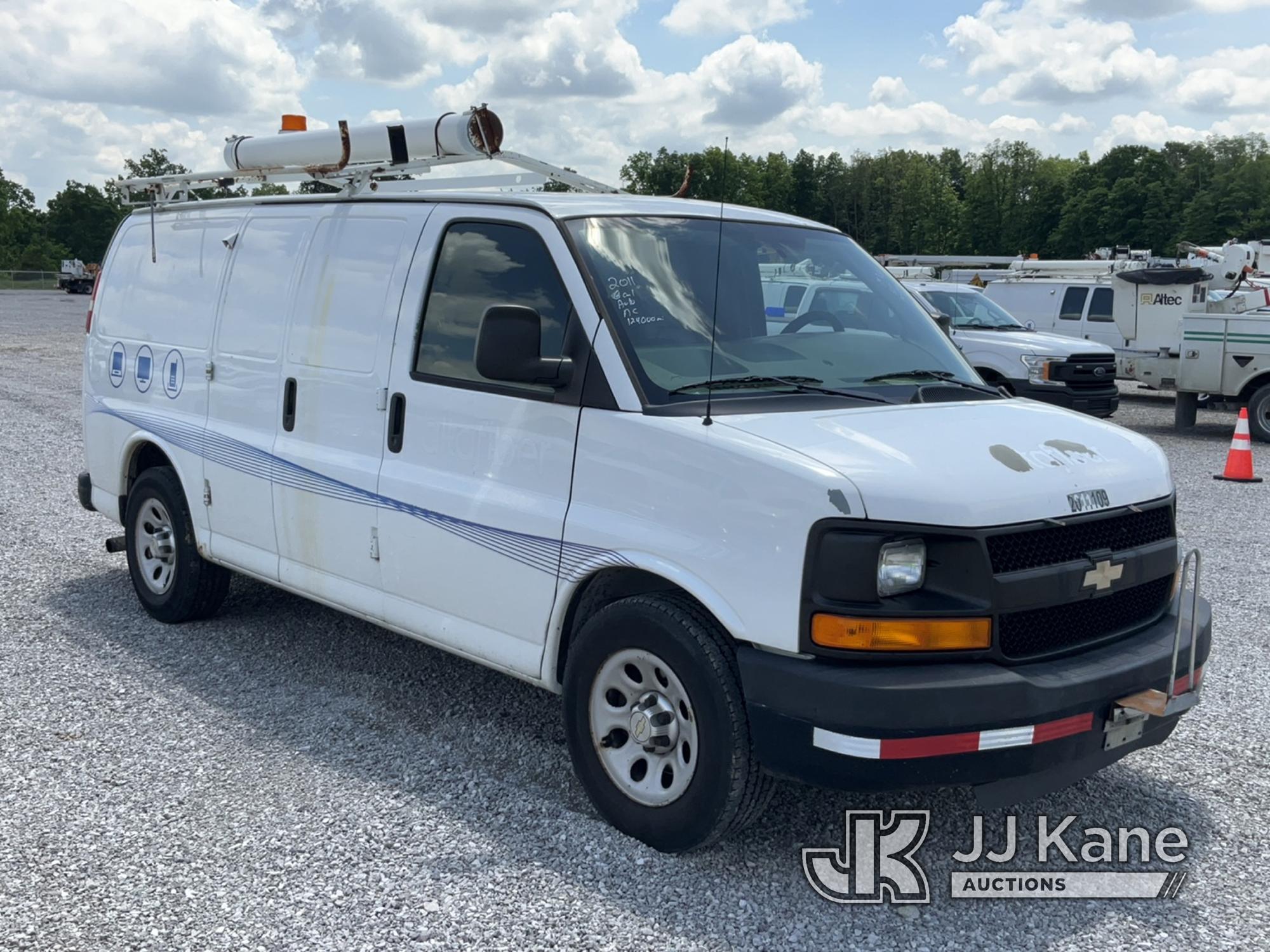 (Verona, KY) 2011 Chevrolet Express G1500 Cargo Van Runs & Moves) (Paint Damage, ABS Light On