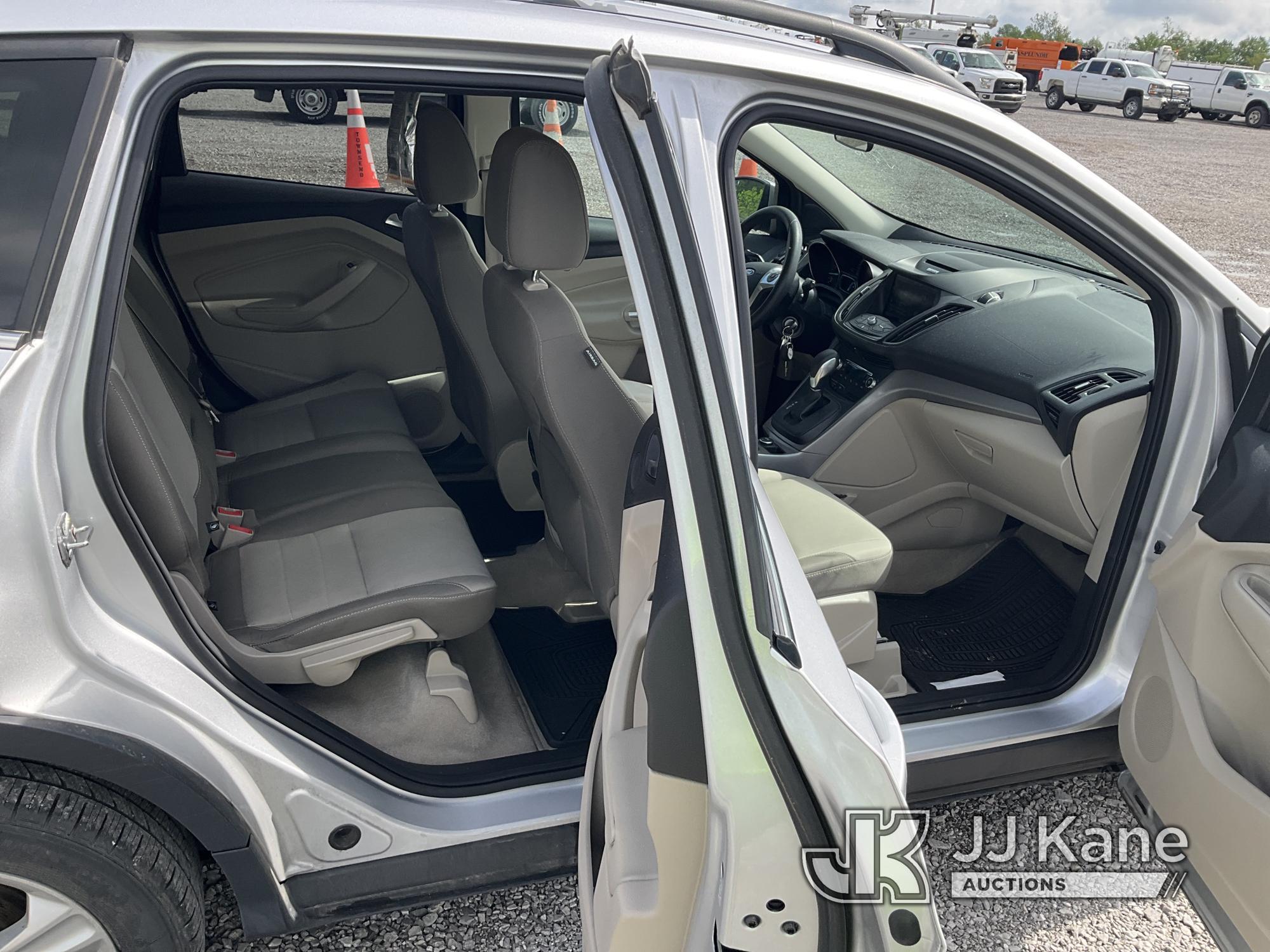 (Verona, KY) 2015 Ford Escape 4x4 4-Door Sport Utility Vehicle Runs & Moves) (Check Engine Light On)