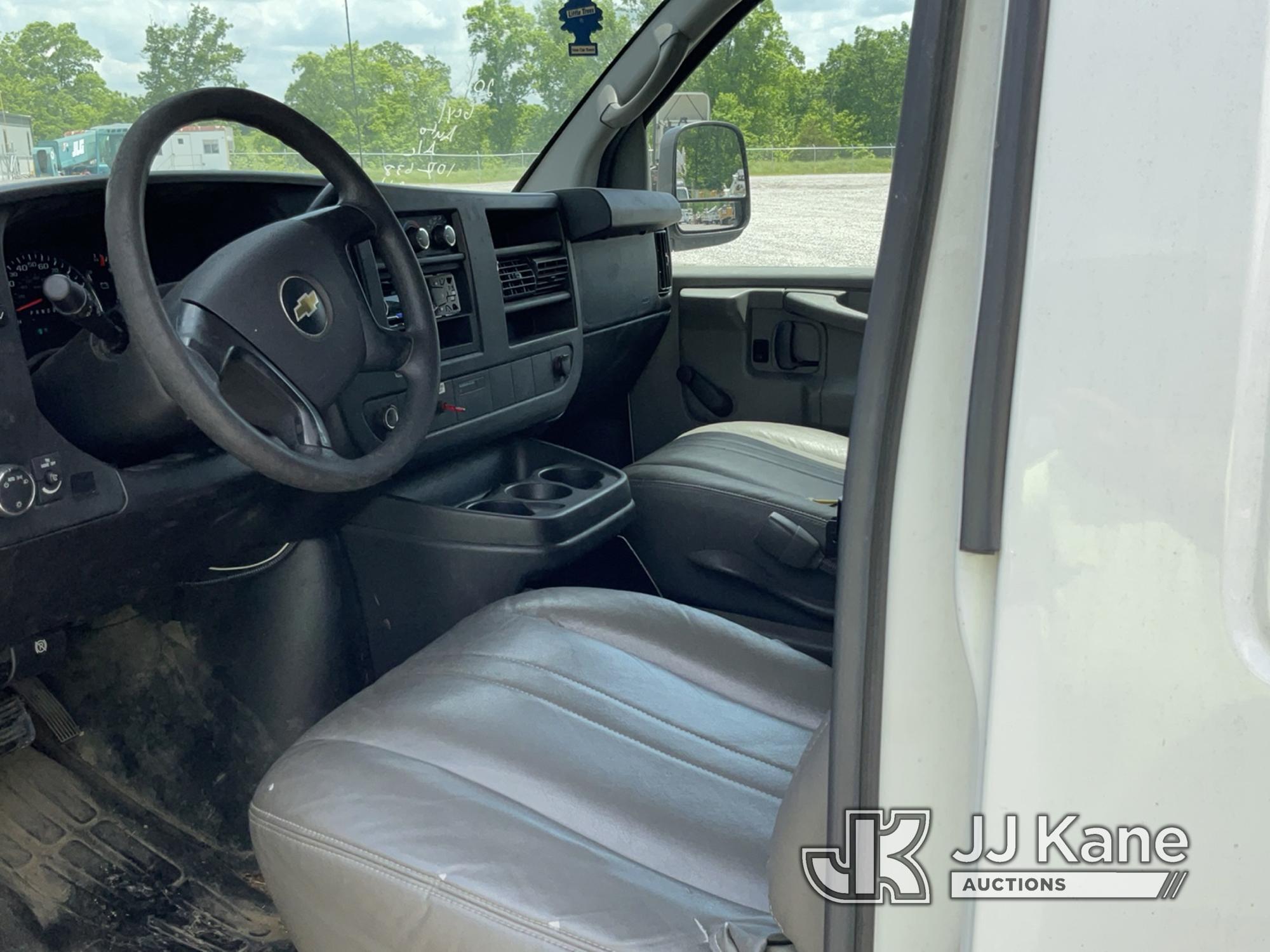 (Verona, KY) 2011 Chevrolet Express G1500 Cargo Van Runs & Moves) (Check Engine Light On, Rust & Bod