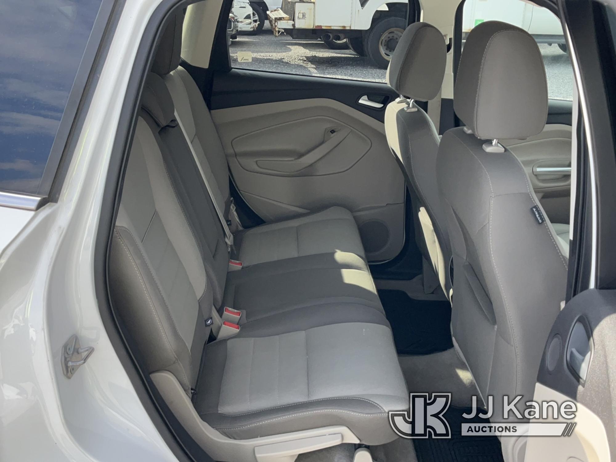 (Verona, KY) 2015 Ford Escape 4x4 4-Door Sport Utility Vehicle Runs & Moves) (Duke Unit