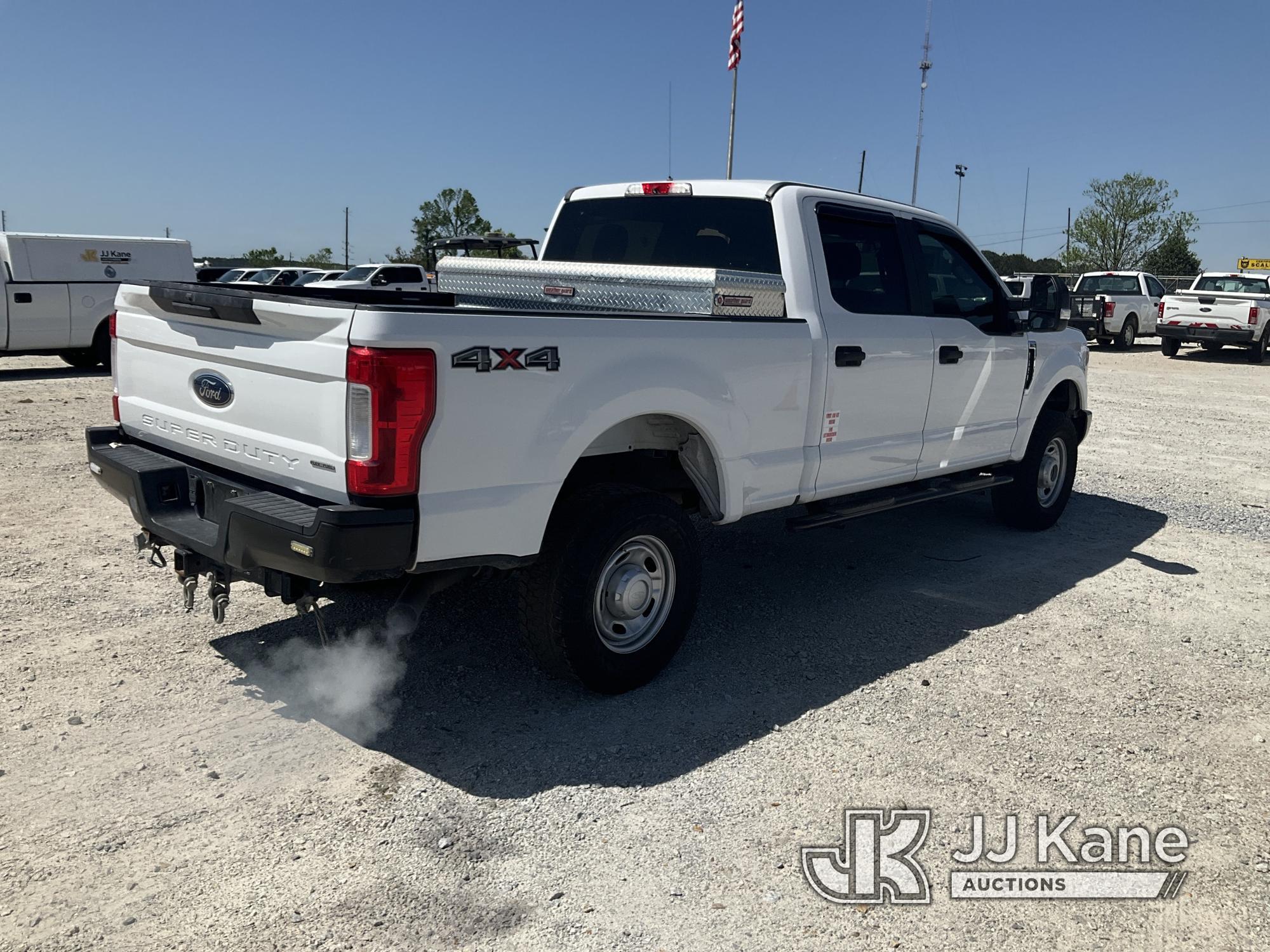 (Villa Rica, GA) 2018 Ford F250 4x4 Crew-Cab Pickup Truck Runs & Moves) (Runs Rough, Engine Knocking