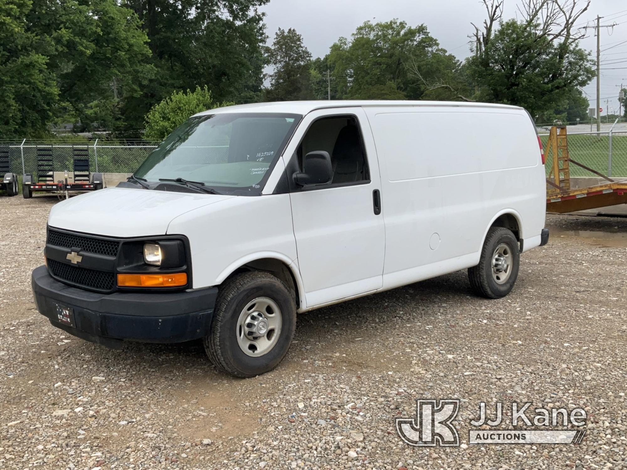 (Charlotte, NC) 2014 Chevrolet Express G2500 Cargo Van Runs & Moves) (Windshield Cracked, Paint Dama