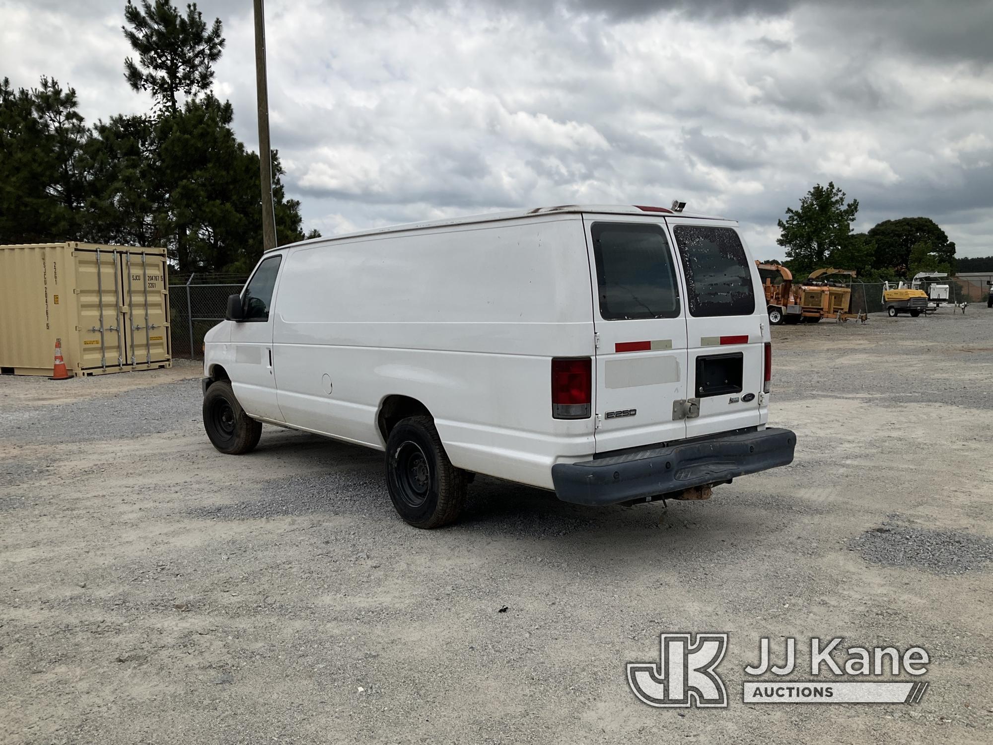 (Villa Rica, GA) 2010 Ford E250 Cargo Van No Key, Not Running, Condition Unknown, Body Damage