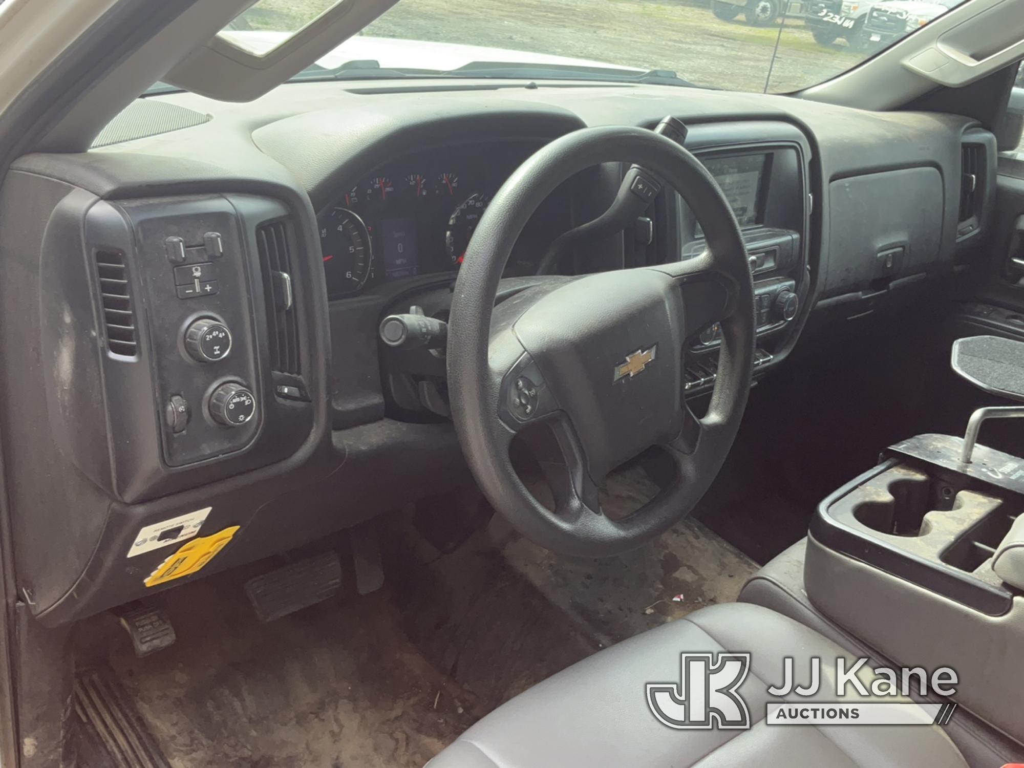 (Charlotte, NC) 2018 Chevrolet Silverado 2500HD 4x4 Extended-Cab Pickup Truck Runs & Moves) (Jump To