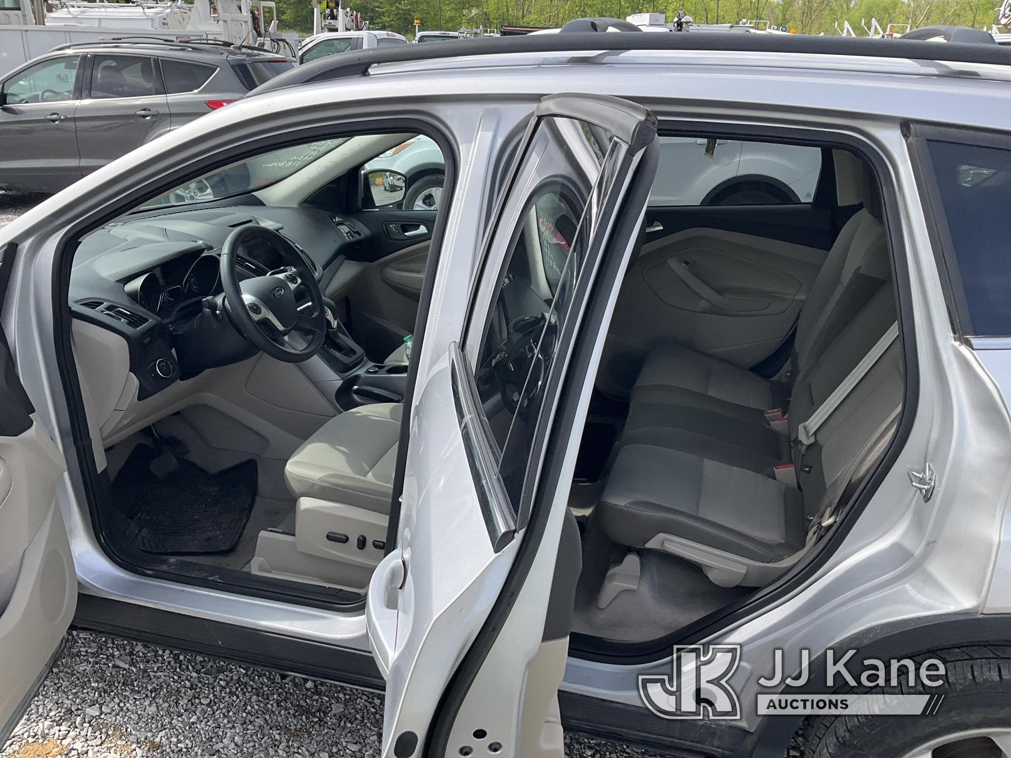 (Verona, KY) 2015 Ford Escape 4x4 4-Door Sport Utility Vehicle Runs & Moves) (Check Engine Light On)