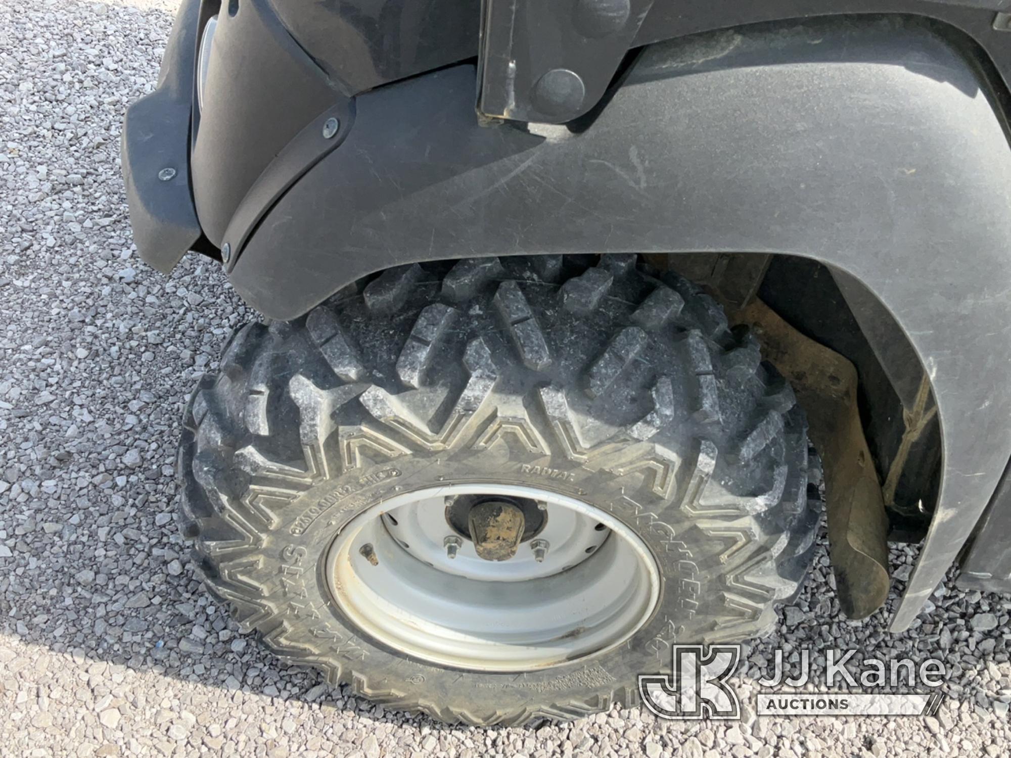 (Verona, KY) 2014 Kawasaki Mule 610 4X4 Utility Vehicle Runs & Moves) (Oil Leak