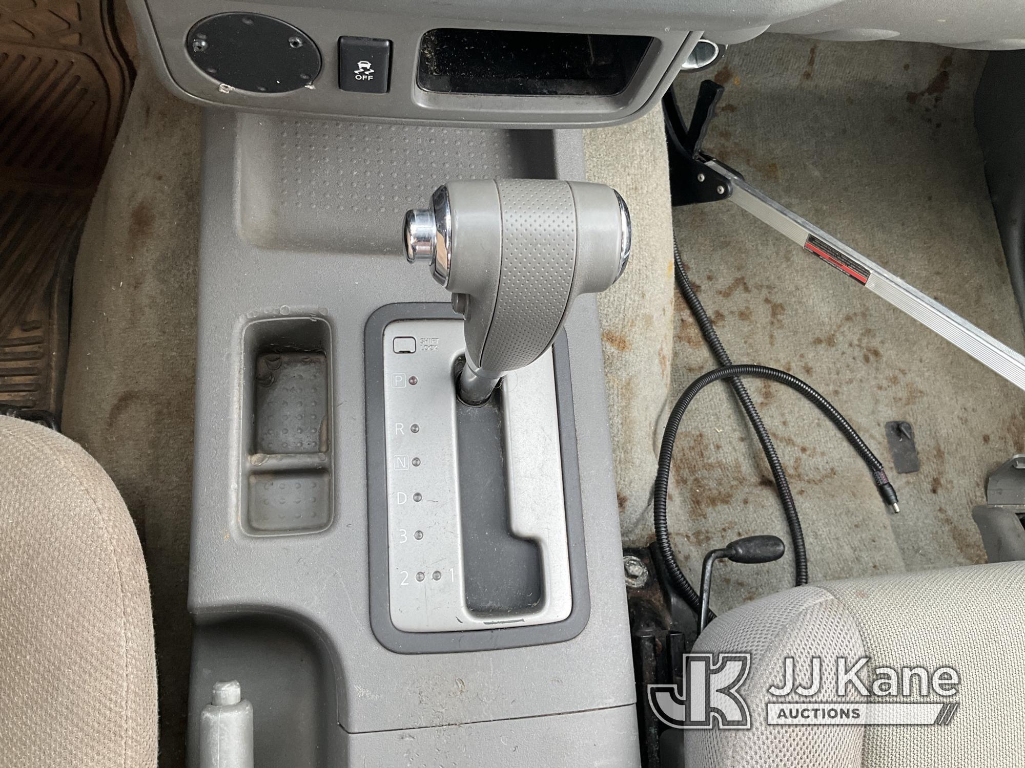 (Villa Rica, GA) 2015 Nissan Frontier Extended-Cab Pickup Truck Runs & Moves) (Jump To Start, Idles