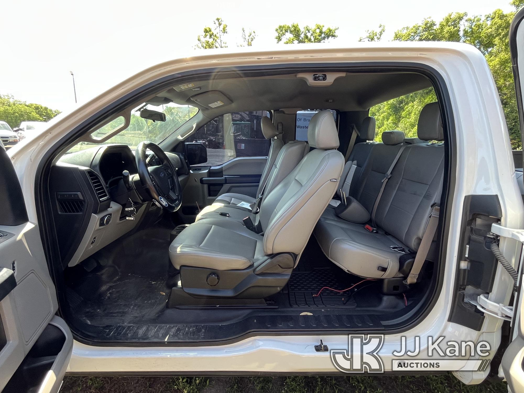 (Tampa, FL) 2019 Ford F150 Extended-Cab Pickup Truck Not Running, Does Not Start, Condition Unknown)