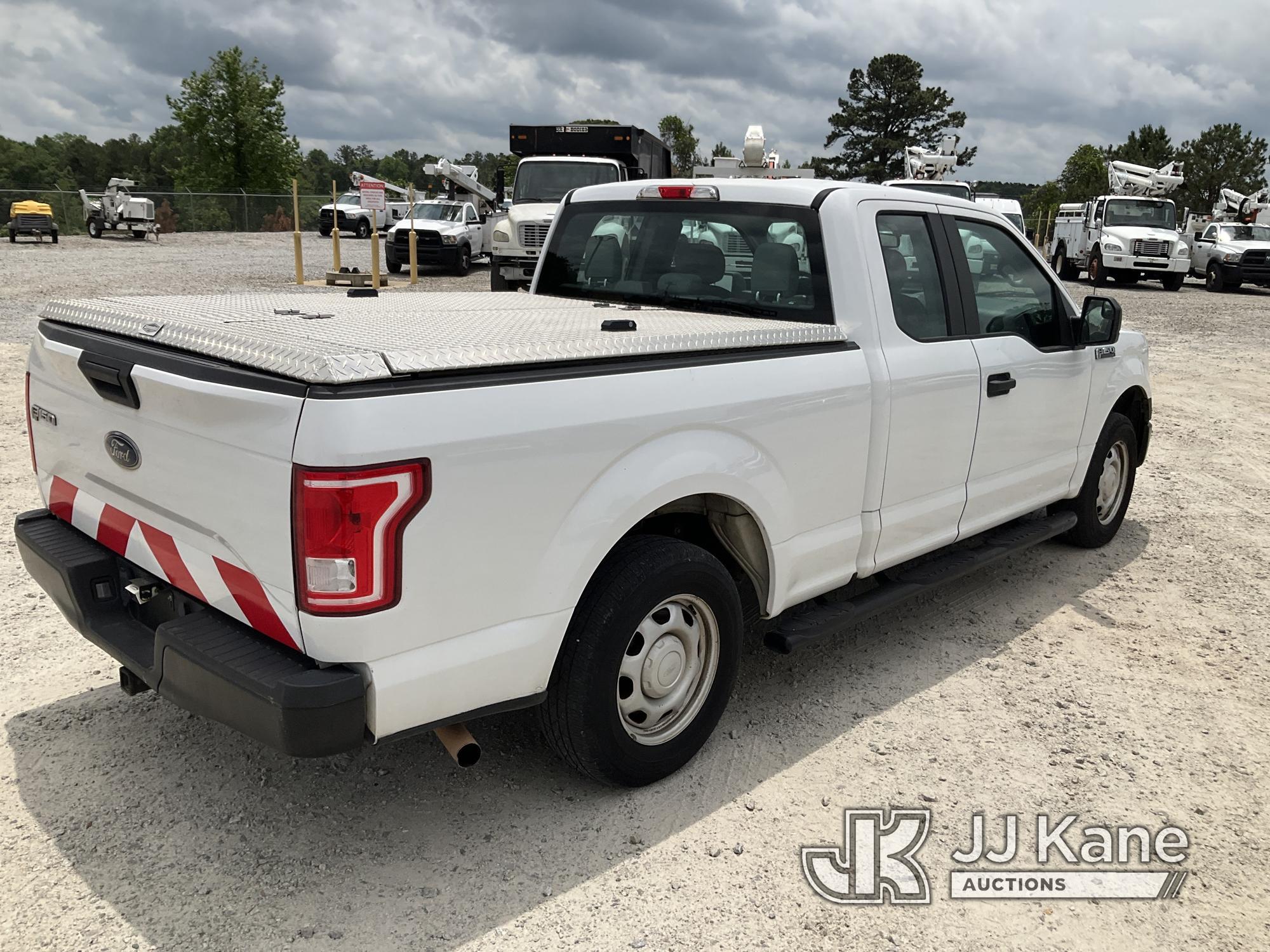 (Villa Rica, GA) 2016 Ford F150 Extended-Cab Pickup Truck, (GA Power Unit) Runs & Moves) (Body Damag