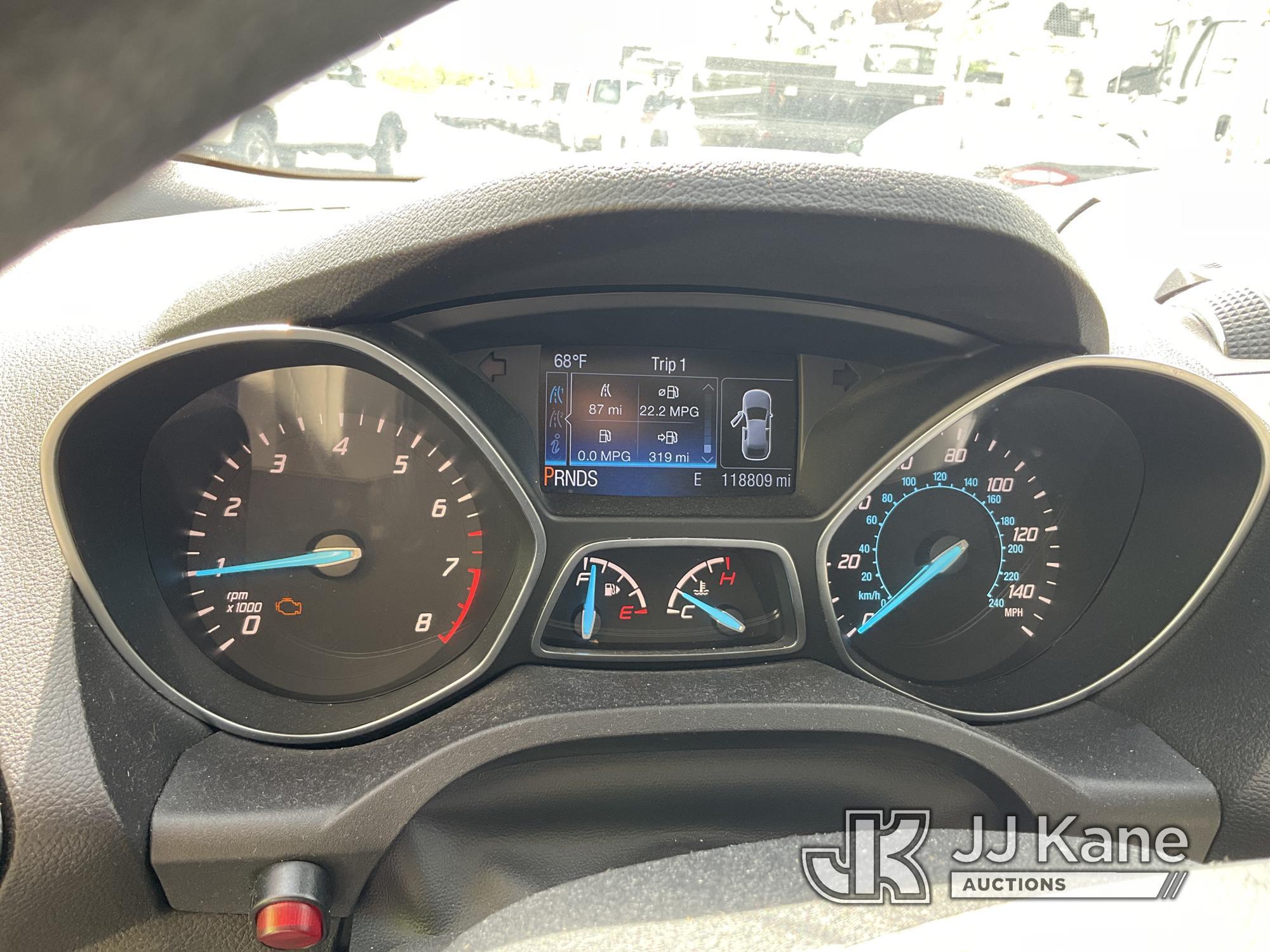 (Verona, KY) 2015 Ford Escape 4x4 4-Door Sport Utility Vehicle Runs & Moves) (Check Engine Light On)