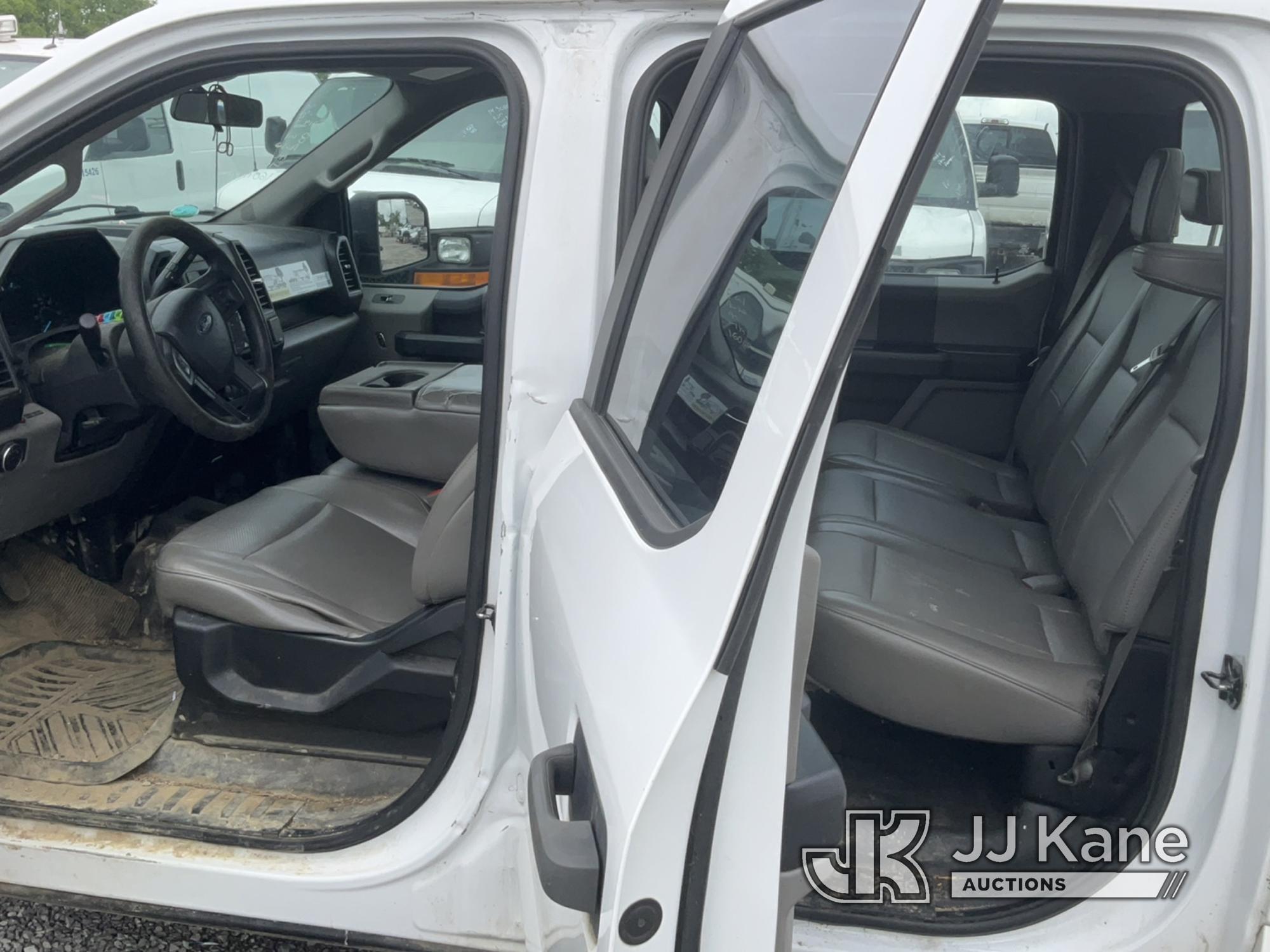 (Verona, KY) 2018 Ford F150 Crew-Cab Pickup Truck Runs & Moves) (Body Damage, Seller Note: Needs New